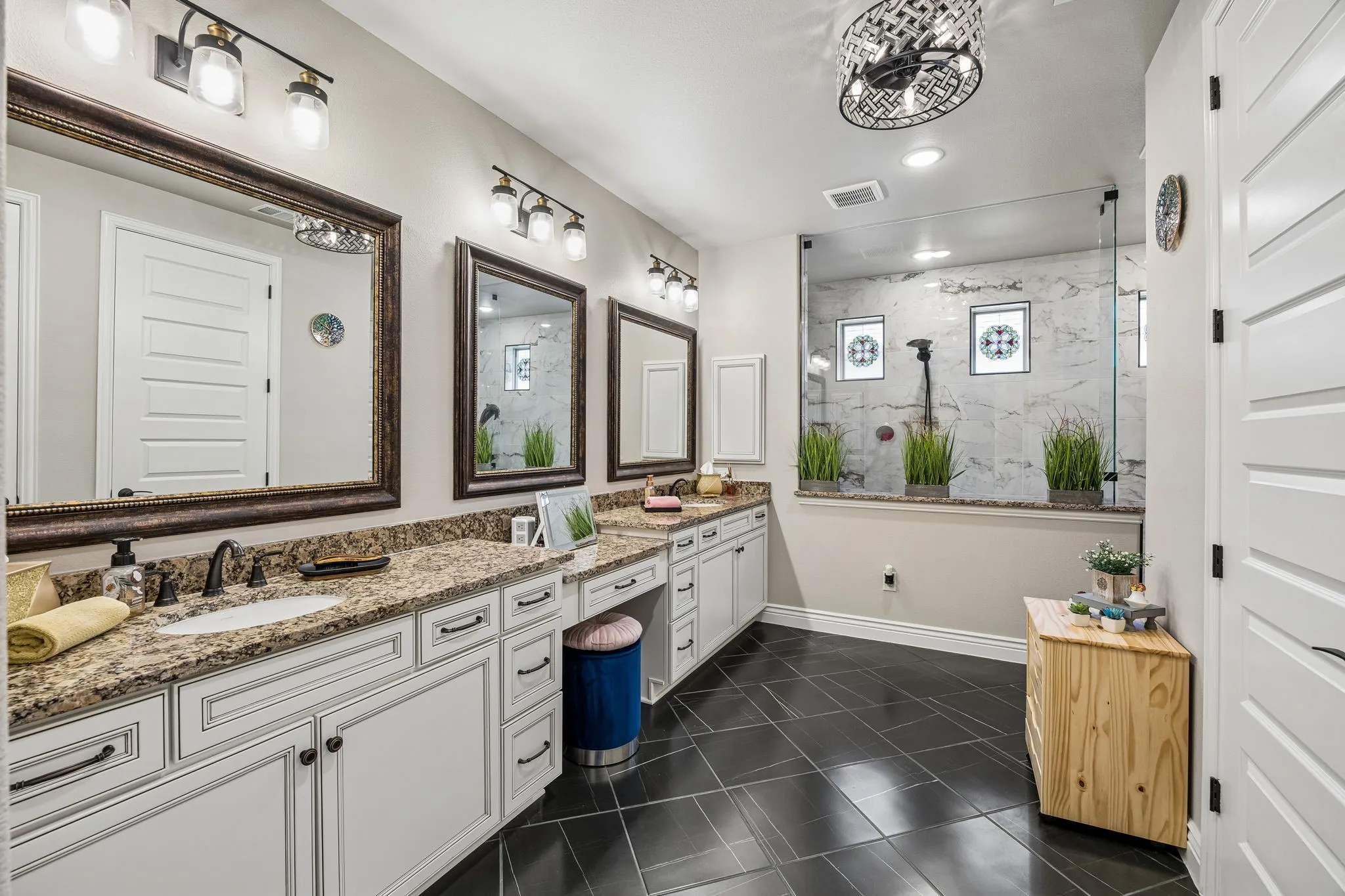 Single Family Residence For Sale in Denton County , 8412 Cocobolo Drive, Denton, Texas 76207, 2 Bedroom, 3 Bathroom, 3 Garage spaces, 2,789 Sqft, built in 2022, mls#21285146, Real Estate Agent in Denton, Homes For Sale in Denton county, Homes For Sale in Denton, Realtor in Denton Texas, Real Estate Brokerage Independent Realty Texas, Luminita Cordes Realtor