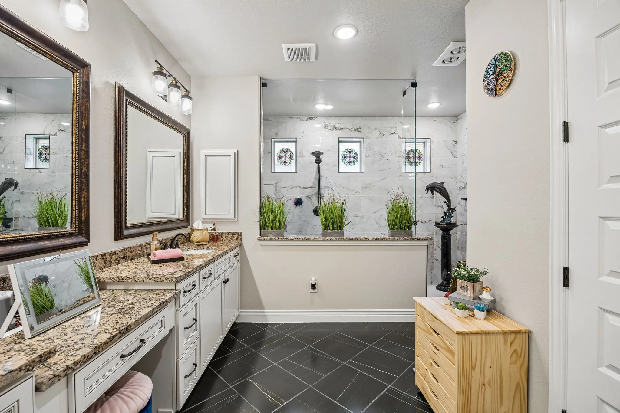 Single Family Residence For Sale in Denton County , 8412 Cocobolo Drive, Denton, Texas 76207, 2 Bedroom, 3 Bathroom, 3 Garage spaces, 2,789 Sqft, built in 2022, mls#21285146, Real Estate Agent in Denton, Homes For Sale in Denton county, Homes For Sale in Denton, Realtor in Denton Texas, Real Estate Brokerage Independent Realty Texas, Luminita Cordes Realtor
