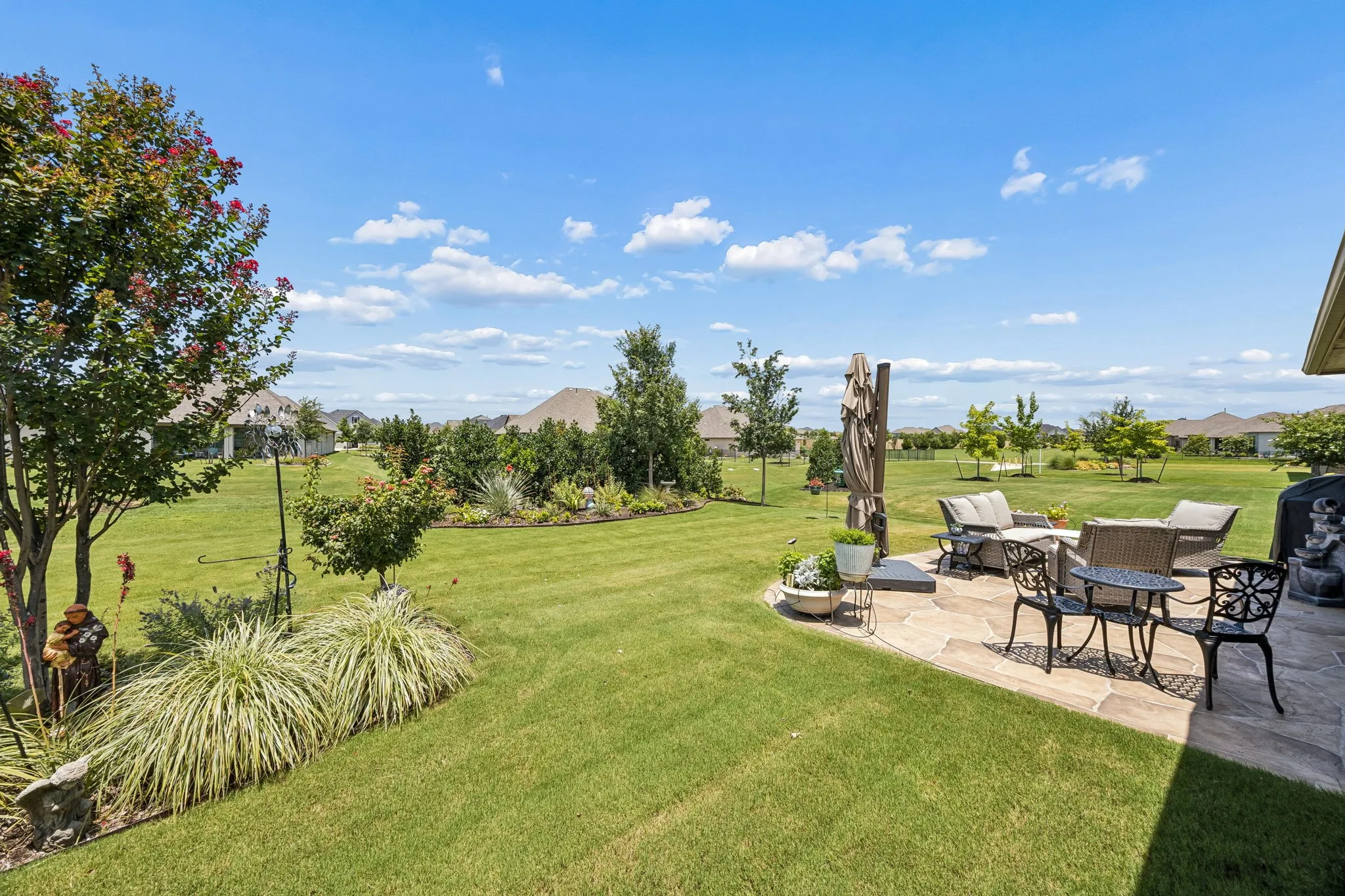 Single Family Residence For Sale in Denton County , 8412 Cocobolo Drive, Denton, Texas 76207, 2 Bedroom, 3 Bathroom, 3 Garage spaces, 2,789 Sqft, built in 2022, mls#21285146, Real Estate Agent in Denton, Homes For Sale in Denton county, Homes For Sale in Denton, Realtor in Denton Texas, Real Estate Brokerage Independent Realty Texas, Luminita Cordes Realtor