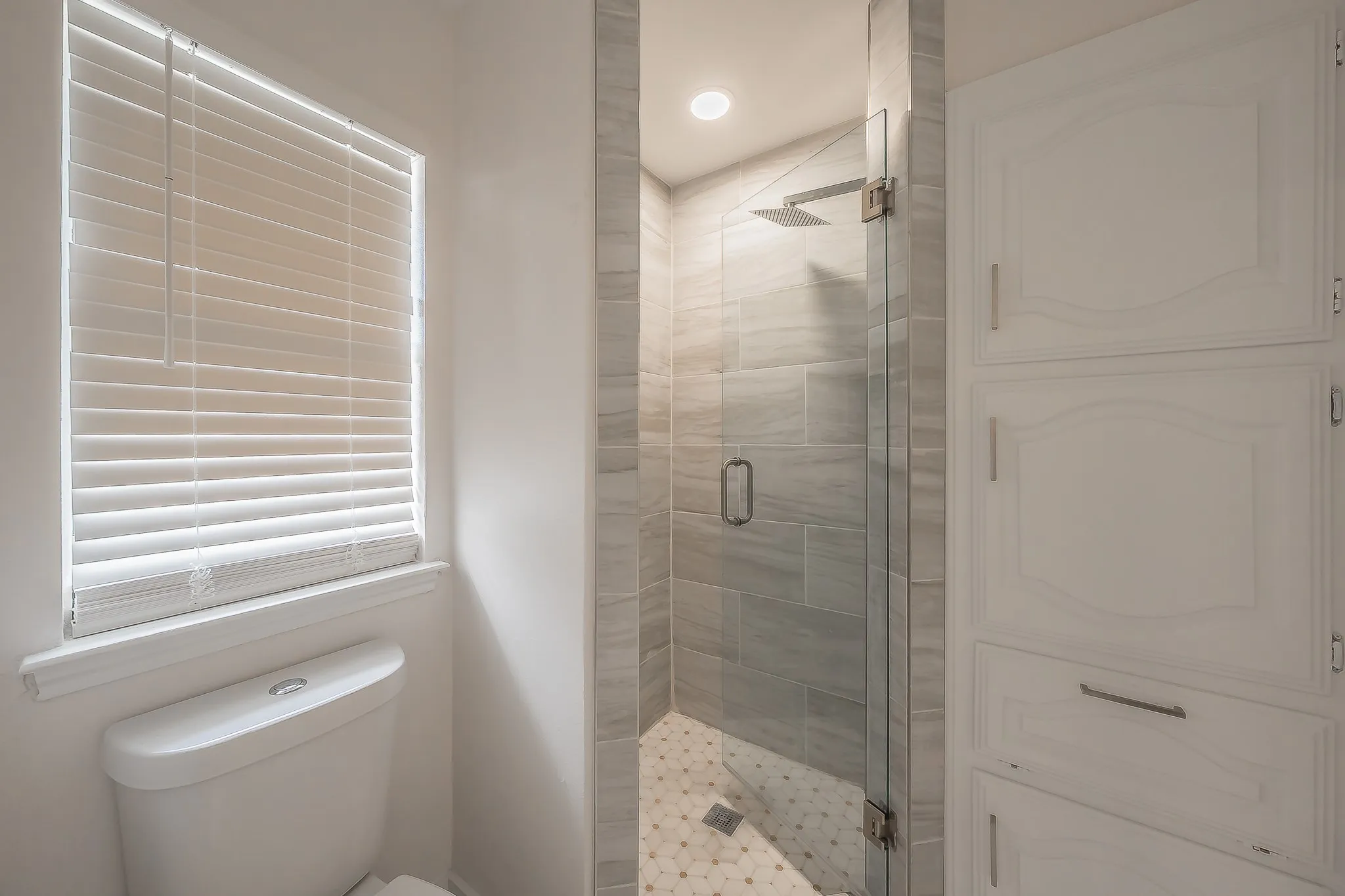 Single Family Residence For Sale in Denton County , 3207 Cutler Place, Carrollton, Texas 75007, 4 Bedroom, 3 Bathroom, 2 Garage spaces, 2,327 Sqft, built in 1983, mls#21292385, Real Estate Agent in Carrollton, Homes For Sale in Denton county, Homes For Sale in Carrollton, Realtor in Carrollton Texas, Real Estate Brokerage Independent Realty Texas, Luminita Cordes Realtor