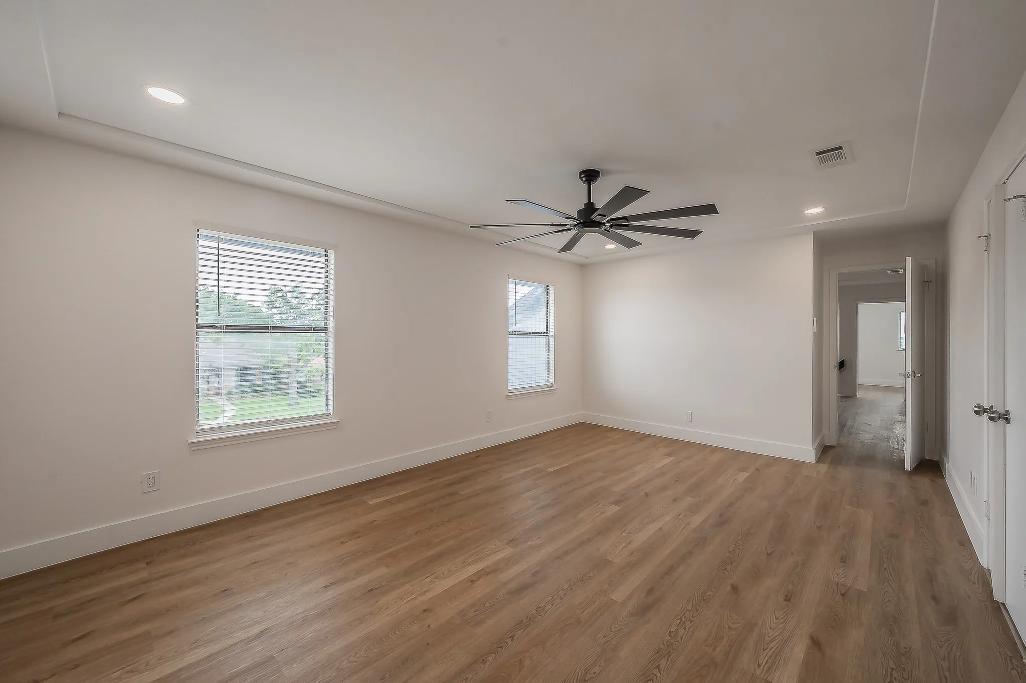 Single Family Residence For Sale in Denton County , 3207 Cutler Place, Carrollton, Texas 75007, 4 Bedroom, 3 Bathroom, 2 Garage spaces, 2,327 Sqft, built in 1983, mls#21292385, Real Estate Agent in Carrollton, Homes For Sale in Denton county, Homes For Sale in Carrollton, Realtor in Carrollton Texas, Real Estate Brokerage Independent Realty Texas, Luminita Cordes Realtor