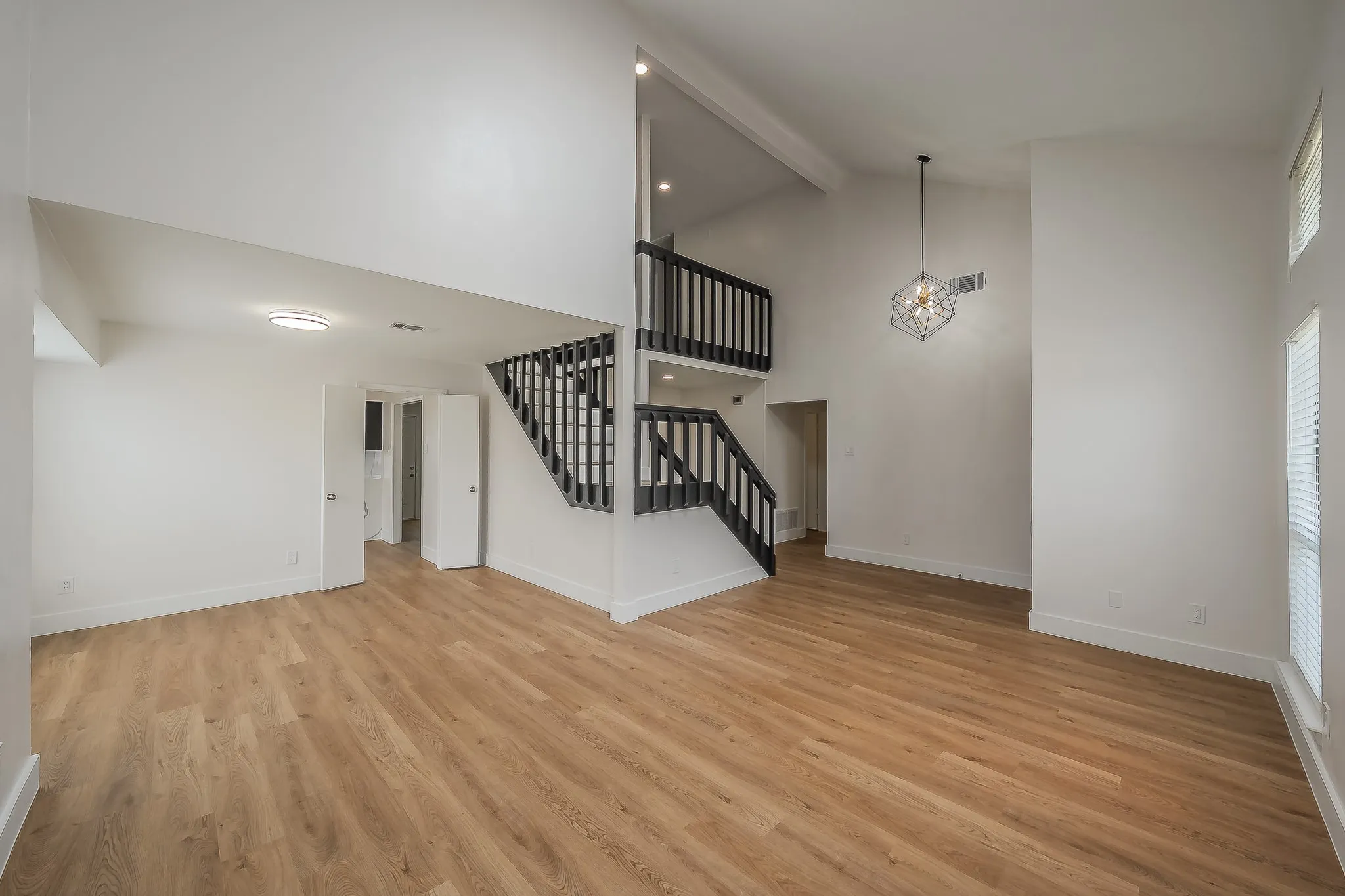 Single Family Residence For Sale in Denton County , 3207 Cutler Place, Carrollton, Texas 75007, 4 Bedroom, 3 Bathroom, 2 Garage spaces, 2,327 Sqft, built in 1983, mls#21292385, Real Estate Agent in Carrollton, Homes For Sale in Denton county, Homes For Sale in Carrollton, Realtor in Carrollton Texas, Real Estate Brokerage Independent Realty Texas, Luminita Cordes Realtor