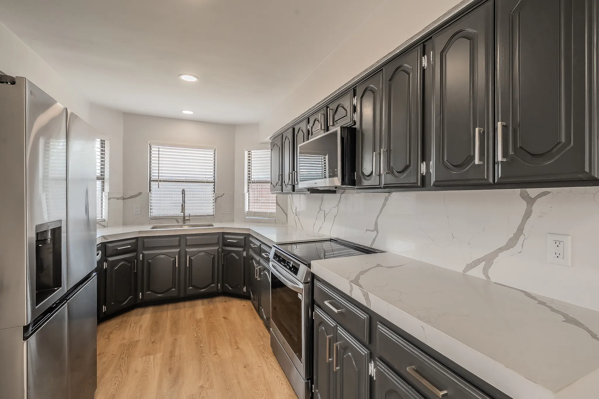 Single Family Residence For Sale in Denton County , 3207 Cutler Place, Carrollton, Texas 75007, 4 Bedroom, 3 Bathroom, 2 Garage spaces, 2,327 Sqft, built in 1983, mls#21292385, Real Estate Agent in Carrollton, Homes For Sale in Denton county, Homes For Sale in Carrollton, Realtor in Carrollton Texas, Real Estate Brokerage Independent Realty Texas, Luminita Cordes Realtor
