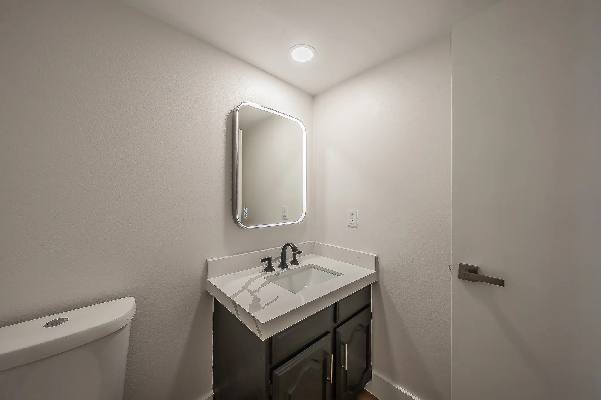 Single Family Residence For Sale in Denton County , 3207 Cutler Place, Carrollton, Texas 75007, 4 Bedroom, 3 Bathroom, 2 Garage spaces, 2,327 Sqft, built in 1983, mls#21292385, Real Estate Agent in Carrollton, Homes For Sale in Denton county, Homes For Sale in Carrollton, Realtor in Carrollton Texas, Real Estate Brokerage Independent Realty Texas, Luminita Cordes Realtor