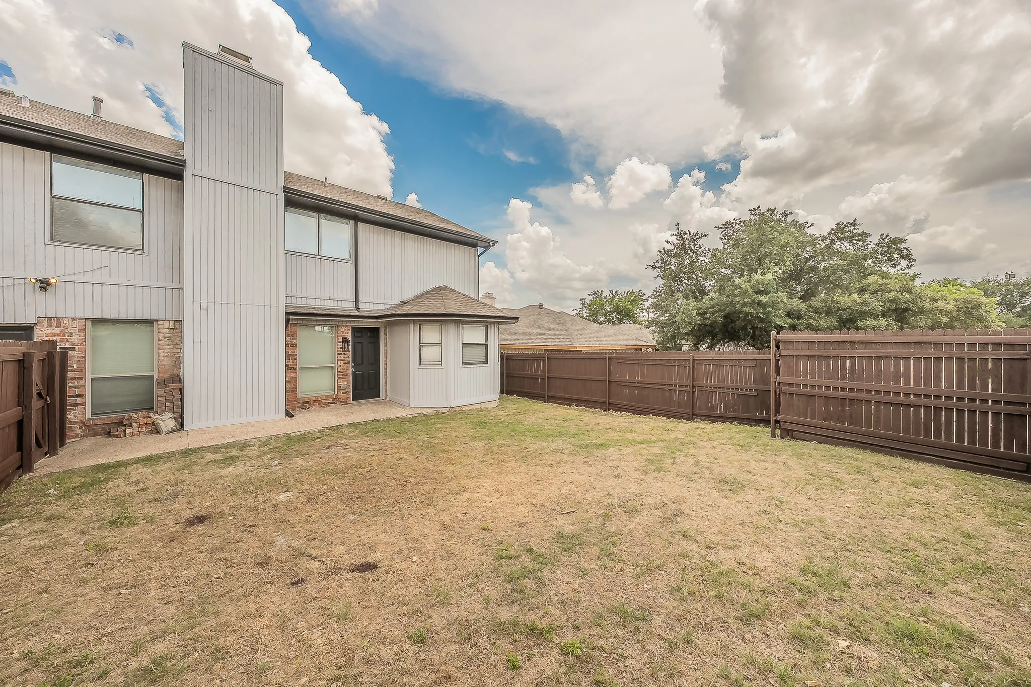 Single Family Residence For Sale in Denton County , 3207 Cutler Place, Carrollton, Texas 75007, 4 Bedroom, 3 Bathroom, 2 Garage spaces, 2,327 Sqft, built in 1983, mls#21292385, Real Estate Agent in Carrollton, Homes For Sale in Denton county, Homes For Sale in Carrollton, Realtor in Carrollton Texas, Real Estate Brokerage Independent Realty Texas, Luminita Cordes Realtor
