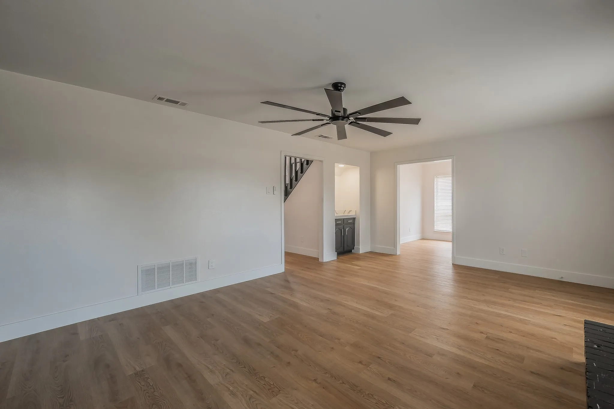 Single Family Residence For Sale in Denton County , 3207 Cutler Place, Carrollton, Texas 75007, 4 Bedroom, 3 Bathroom, 2 Garage spaces, 2,327 Sqft, built in 1983, mls#21292385, Real Estate Agent in Carrollton, Homes For Sale in Denton county, Homes For Sale in Carrollton, Realtor in Carrollton Texas, Real Estate Brokerage Independent Realty Texas, Luminita Cordes Realtor