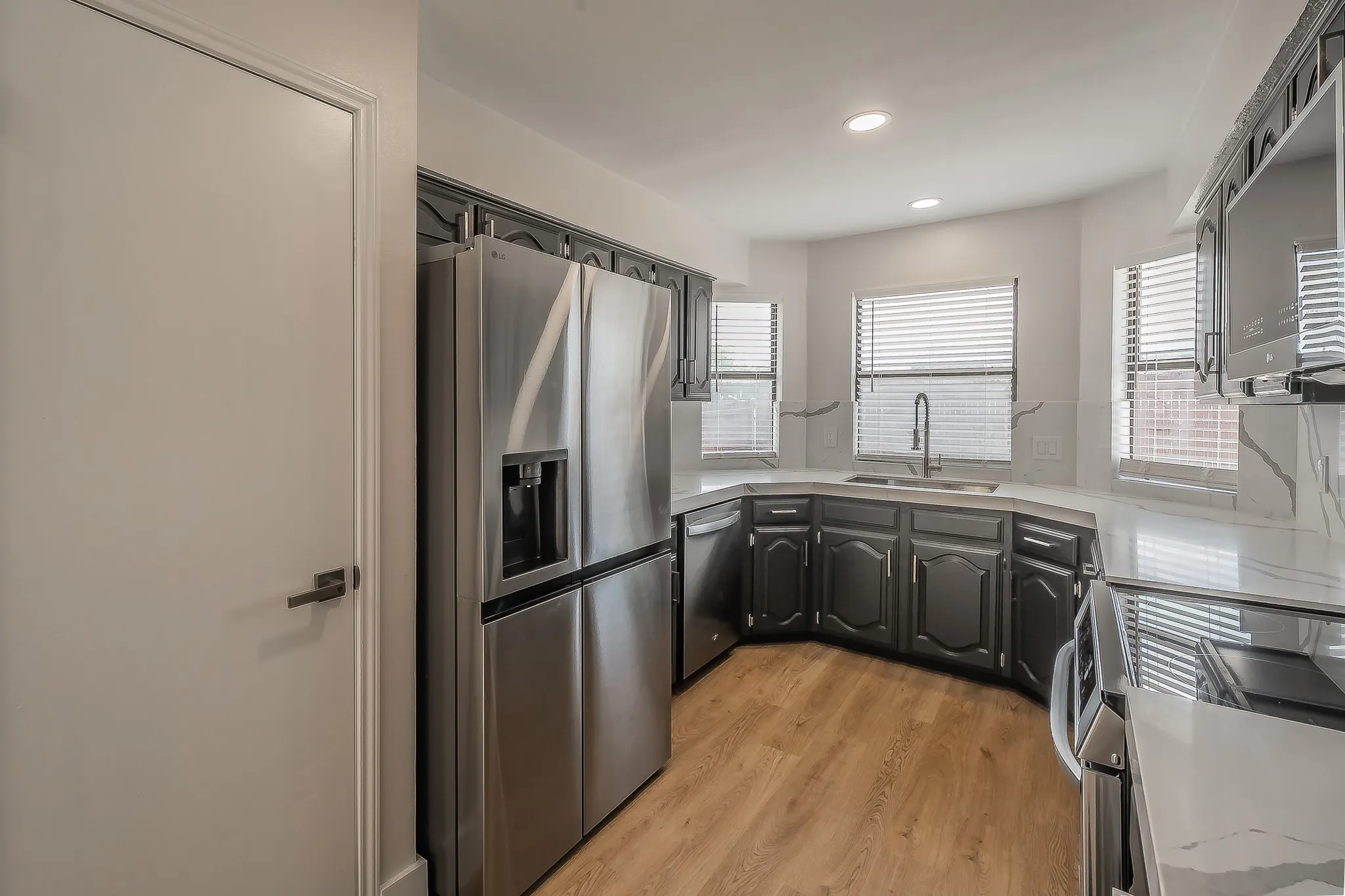 Single Family Residence For Sale in Denton County , 3207 Cutler Place, Carrollton, Texas 75007, 4 Bedroom, 3 Bathroom, 2 Garage spaces, 2,327 Sqft, built in 1983, mls#21292385, Real Estate Agent in Carrollton, Homes For Sale in Denton county, Homes For Sale in Carrollton, Realtor in Carrollton Texas, Real Estate Brokerage Independent Realty Texas, Luminita Cordes Realtor