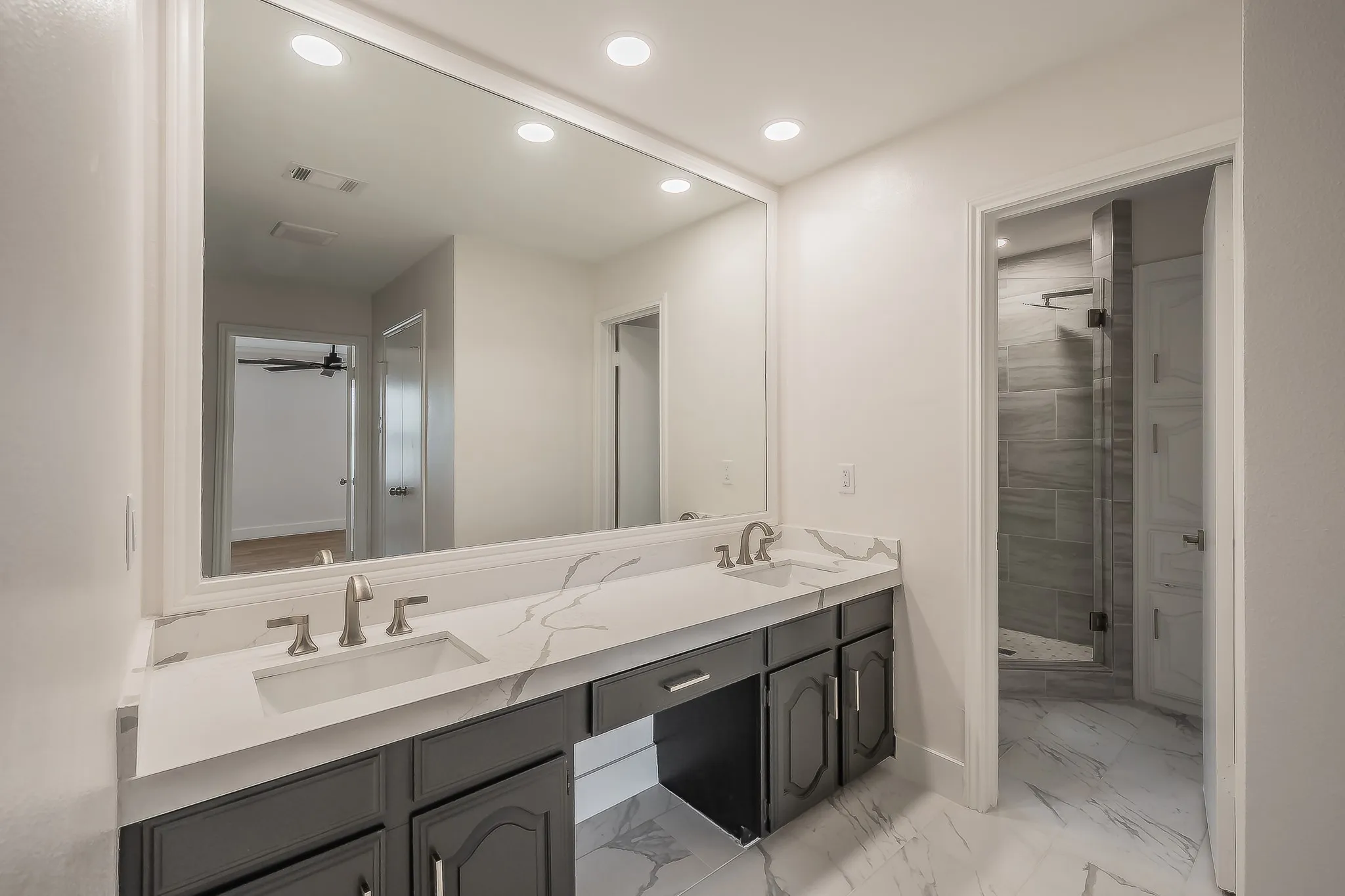 Single Family Residence For Sale in Denton County , 3207 Cutler Place, Carrollton, Texas 75007, 4 Bedroom, 3 Bathroom, 2 Garage spaces, 2,327 Sqft, built in 1983, mls#21292385, Real Estate Agent in Carrollton, Homes For Sale in Denton county, Homes For Sale in Carrollton, Realtor in Carrollton Texas, Real Estate Brokerage Independent Realty Texas, Luminita Cordes Realtor