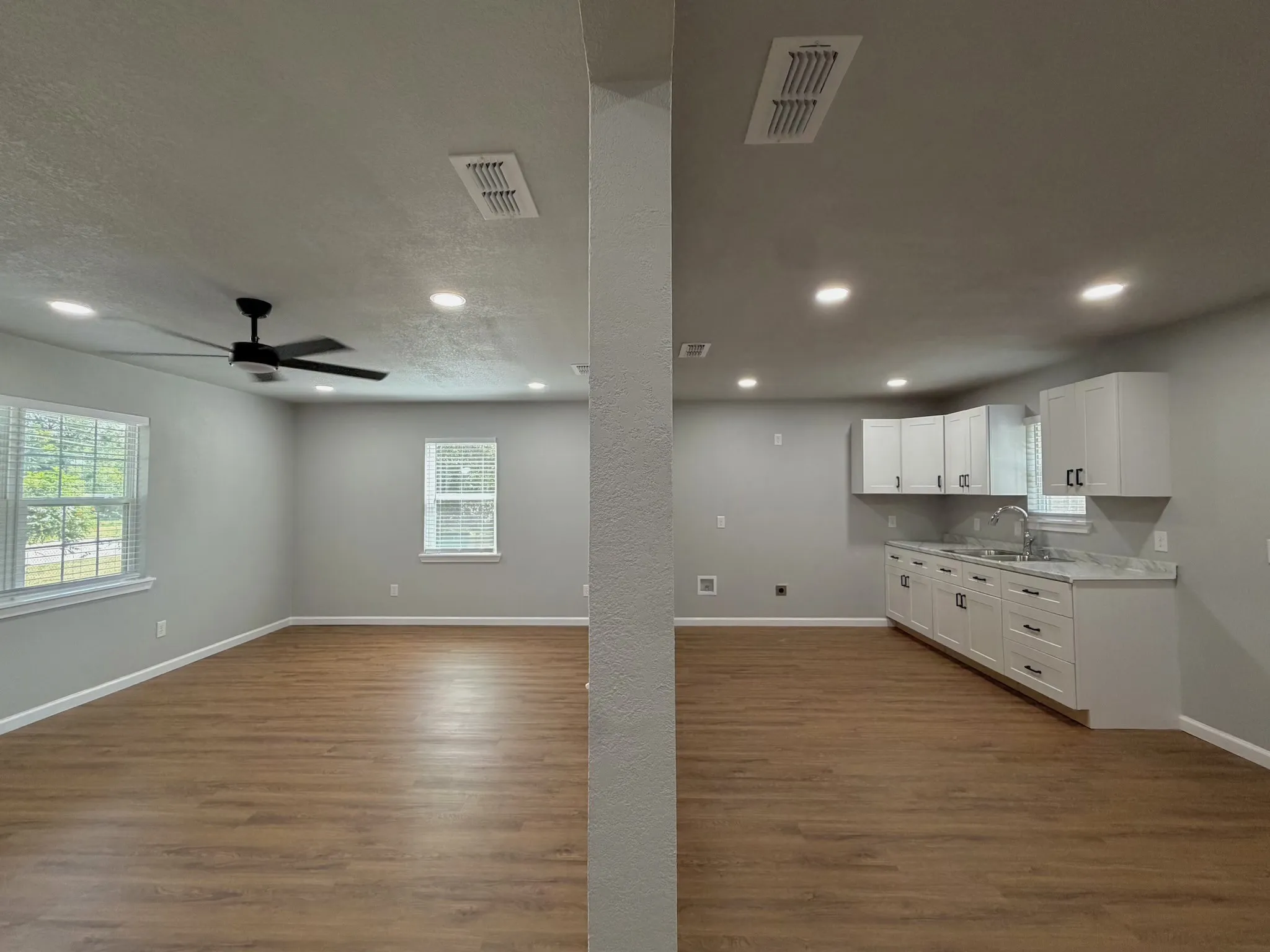Single Family Residence For Sale in Wichita County , 628 W 3rd Street, Burkburnett, Texas 76354, 3 Bedroom, 1 Bathroom, Garage spaces, 1,192 Sqft, built in 1950, mls#21293150, Real Estate Agent in Burkburnett, Homes For Sale in Wichita county, Homes For Sale in Burkburnett, Realtor in Burkburnett Texas, Real Estate Brokerage Independent Realty Texas, Luminita Cordes Realtor