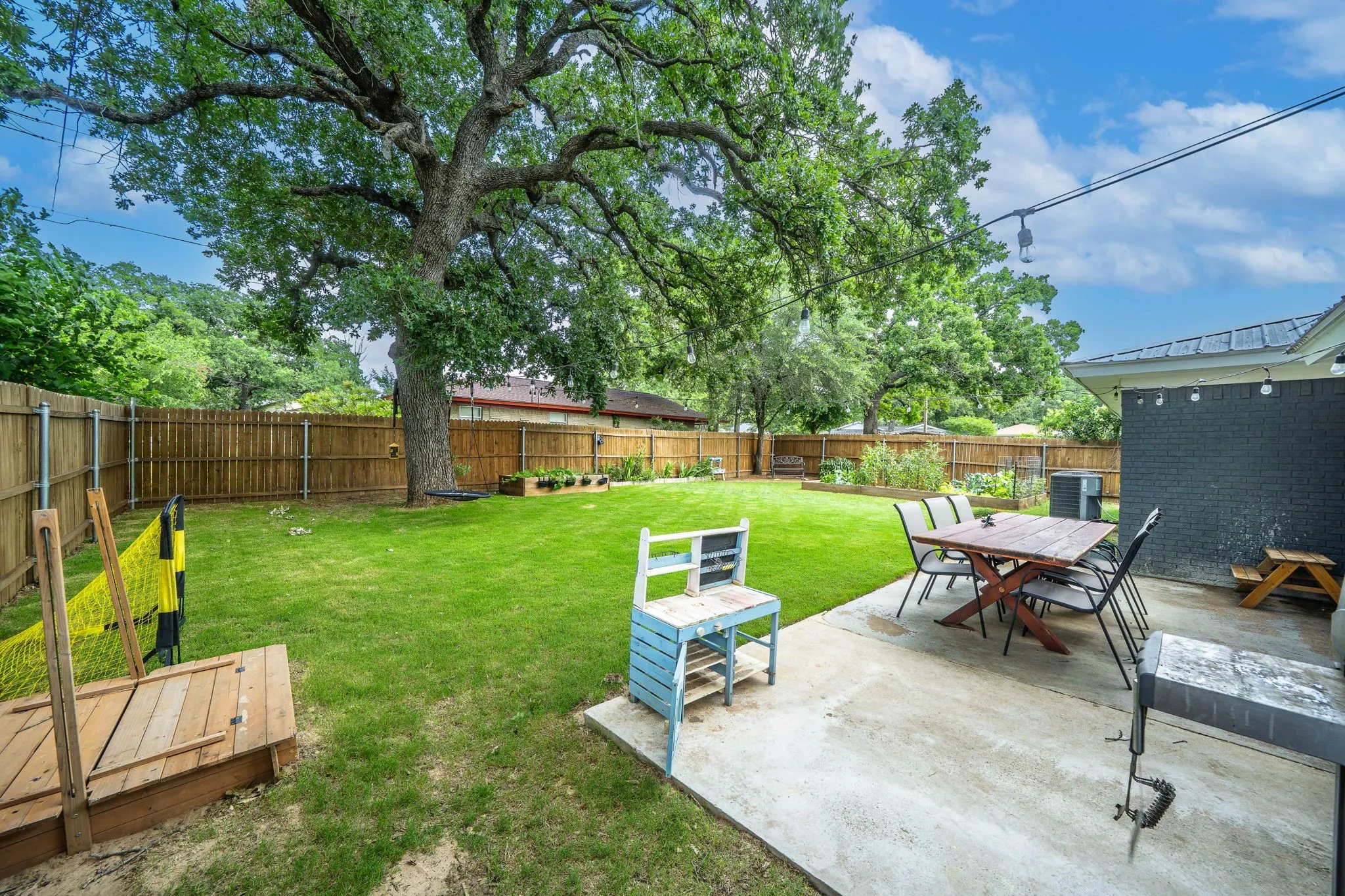 Single Family Residence For Sale in Palo Pinto County , 605 28th Avenue, Mineral Wells, Texas 76067, 3 Bedroom, 2 Bathroom, 2 Garage spaces, 1,600 Sqft, built in 1965, mls#21293155, Real Estate Agent in Mineral Wells, Homes For Sale in Palo Pinto county, Homes For Sale in Mineral Wells, Realtor in Mineral Wells Texas, Real Estate Brokerage Independent Realty Texas, Luminita Cordes Realtor