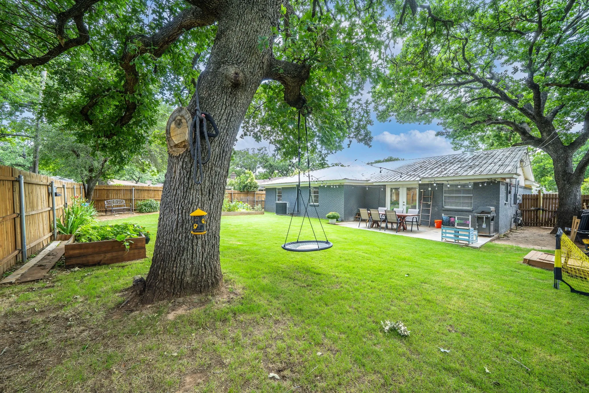 Single Family Residence For Sale in Palo Pinto County , 605 28th Avenue, Mineral Wells, Texas 76067, 3 Bedroom, 2 Bathroom, 2 Garage spaces, 1,600 Sqft, built in 1965, mls#21293155, Real Estate Agent in Mineral Wells, Homes For Sale in Palo Pinto county, Homes For Sale in Mineral Wells, Realtor in Mineral Wells Texas, Real Estate Brokerage Independent Realty Texas, Luminita Cordes Realtor