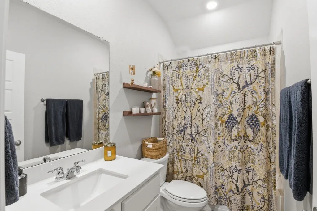 Single Family Residence For Sale in Denton County , 2921 Frio Road, Little Elm, Texas 75068, 3 Bedroom, 2 Bathroom, 2 Garage spaces, 1,683 Sqft, built in 2020, Price $345,000, mls#21293142, Real Estate Agent in Little Elm, Homes For Sale in Denton county, Homes For Sale in Little Elm, Realtor in Little Elm Texas, Real Estate Brokerage Independent Realty Texas, Luminita Cordes Realtor