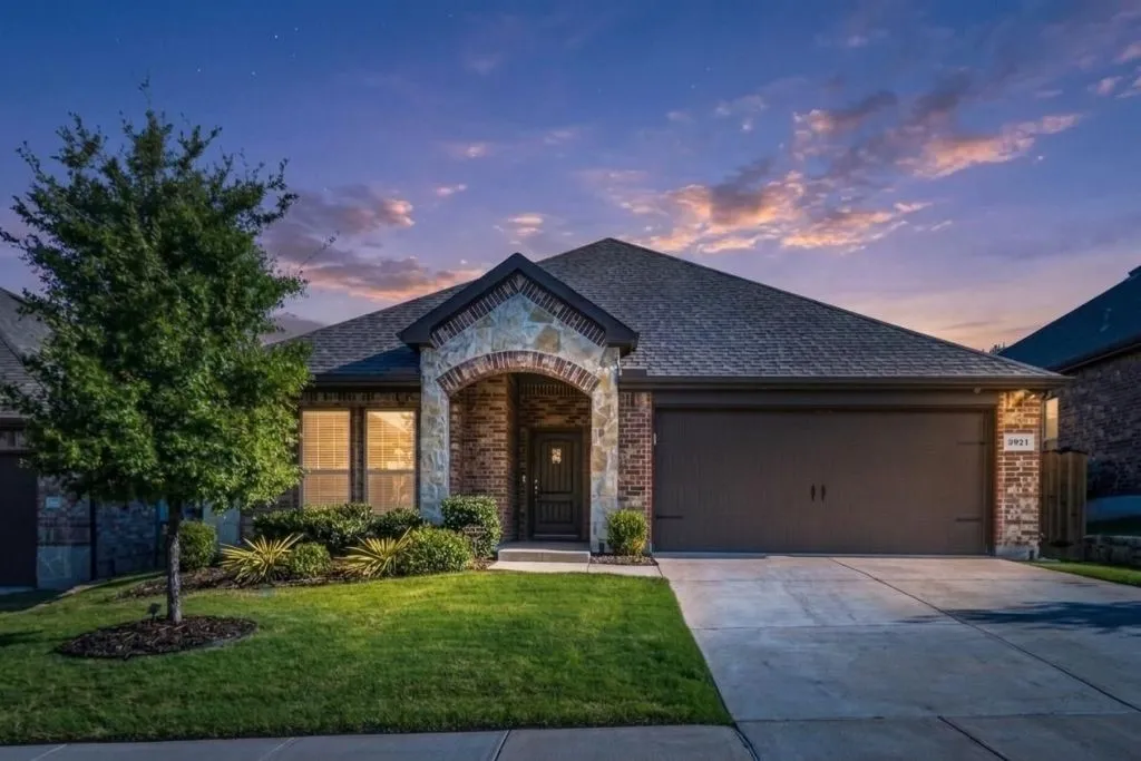 Single Family Residence For Sale in Denton County , 2921 Frio Road, Little Elm, Texas 75068, 3 Bedroom, 2 Bathroom, 2 Garage spaces, 1,683 Sqft, built in 2020, Price $345,000, mls#21293142, Real Estate Agent in Little Elm, Homes For Sale in Denton county, Homes For Sale in Little Elm, Realtor in Little Elm Texas, Real Estate Brokerage Independent Realty Texas, Luminita Cordes Realtor
