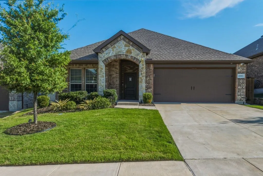 Single Family Residence For Sale in Denton County , 2921 Frio Road, Little Elm, Texas 75068, 3 Bedroom, 2 Bathroom, 2 Garage spaces, 1,683 Sqft, built in 2020, Price $345,000, mls#21293142, Real Estate Agent in Little Elm, Homes For Sale in Denton county, Homes For Sale in Little Elm, Realtor in Little Elm Texas, Real Estate Brokerage Independent Realty Texas, Luminita Cordes Realtor