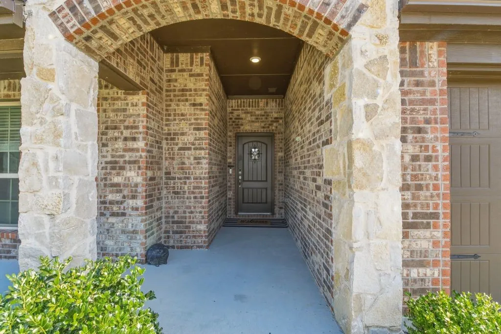 Single Family Residence For Sale in Denton County , 2921 Frio Road, Little Elm, Texas 75068, 3 Bedroom, 2 Bathroom, 2 Garage spaces, 1,683 Sqft, built in 2020, Price $345,000, mls#21293142, Real Estate Agent in Little Elm, Homes For Sale in Denton county, Homes For Sale in Little Elm, Realtor in Little Elm Texas, Real Estate Brokerage Independent Realty Texas, Luminita Cordes Realtor