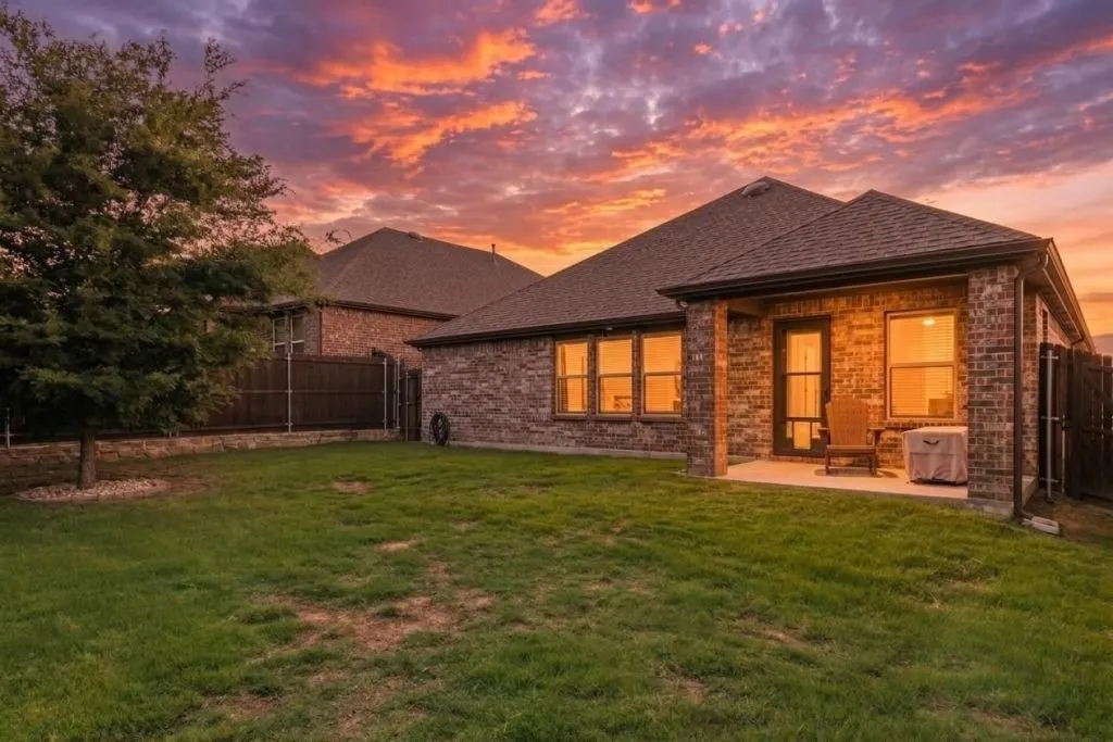 Single Family Residence For Sale in Denton County , 2921 Frio Road, Little Elm, Texas 75068, 3 Bedroom, 2 Bathroom, 2 Garage spaces, 1,683 Sqft, built in 2020, Price $345,000, mls#21293142, Real Estate Agent in Little Elm, Homes For Sale in Denton county, Homes For Sale in Little Elm, Realtor in Little Elm Texas, Real Estate Brokerage Independent Realty Texas, Luminita Cordes Realtor