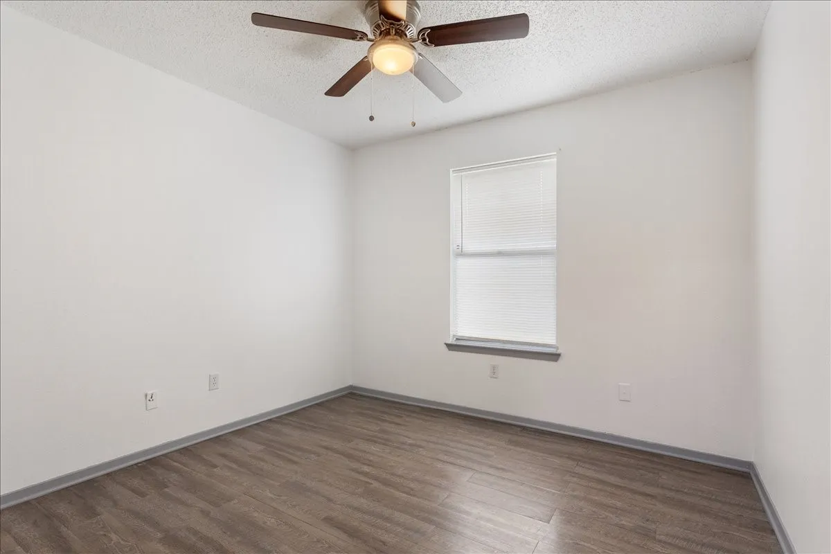 Single Family Residence For Sale in Mc Lennan County , 1933 Century Drive, Waco, Texas 76712, 3 Bedrooms, 2 Bathrooms, 2 Garage spaces, 1,496 Sqft, built in 1980, Price $229,900, mls#21293129, Real Estate Agent in Waco, Homes For Sale in Mc Lennan county, Homes For Sale in Waco, Realtor in Waco Texas, Real Estate Brokerage Independent Realty Texas, Luminita Cordes Realtor