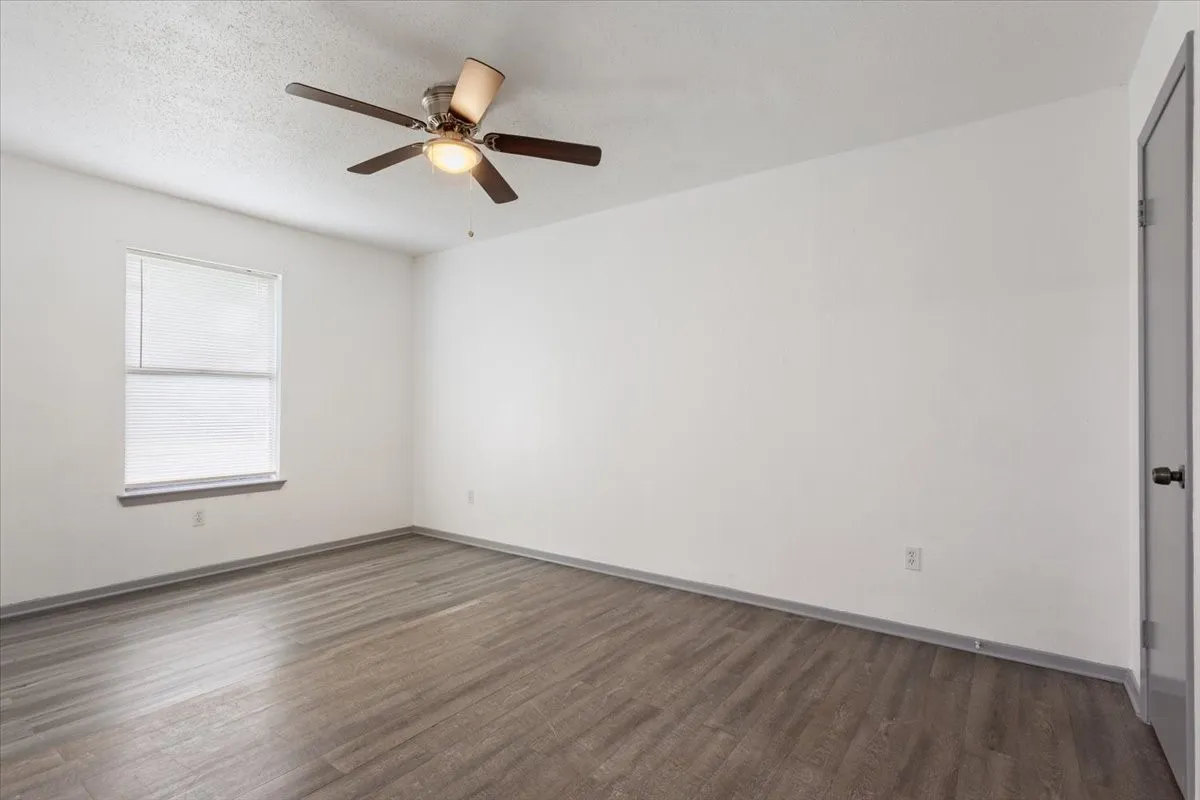 Single Family Residence For Sale in Mc Lennan County , 1933 Century Drive, Waco, Texas 76712, 3 Bedrooms, 2 Bathrooms, 2 Garage spaces, 1,496 Sqft, built in 1980, Price $229,900, mls#21293129, Real Estate Agent in Waco, Homes For Sale in Mc Lennan county, Homes For Sale in Waco, Realtor in Waco Texas, Real Estate Brokerage Independent Realty Texas, Luminita Cordes Realtor