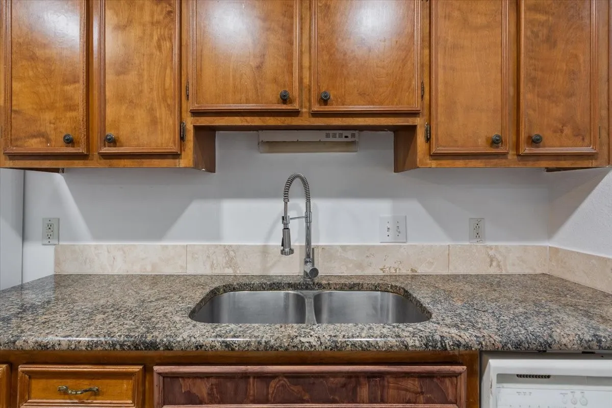Single Family Residence For Sale in Mc Lennan County , 1933 Century Drive, Waco, Texas 76712, 3 Bedrooms, 2 Bathrooms, 2 Garage spaces, 1,496 Sqft, built in 1980, Price $229,900, mls#21293129, Real Estate Agent in Waco, Homes For Sale in Mc Lennan county, Homes For Sale in Waco, Realtor in Waco Texas, Real Estate Brokerage Independent Realty Texas, Luminita Cordes Realtor