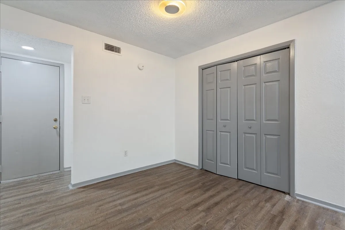 Single Family Residence For Sale in Mc Lennan County , 1933 Century Drive, Waco, Texas 76712, 3 Bedrooms, 2 Bathrooms, 2 Garage spaces, 1,496 Sqft, built in 1980, Price $229,900, mls#21293129, Real Estate Agent in Waco, Homes For Sale in Mc Lennan county, Homes For Sale in Waco, Realtor in Waco Texas, Real Estate Brokerage Independent Realty Texas, Luminita Cordes Realtor