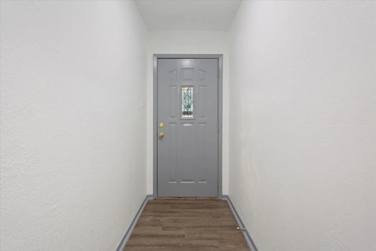 Single Family Residence For Sale in Mc Lennan County , 1933 Century Drive, Waco, Texas 76712, 3 Bedrooms, 2 Bathrooms, 2 Garage spaces, 1,496 Sqft, built in 1980, Price $229,900, mls#21293129, Real Estate Agent in Waco, Homes For Sale in Mc Lennan county, Homes For Sale in Waco, Realtor in Waco Texas, Real Estate Brokerage Independent Realty Texas, Luminita Cordes Realtor