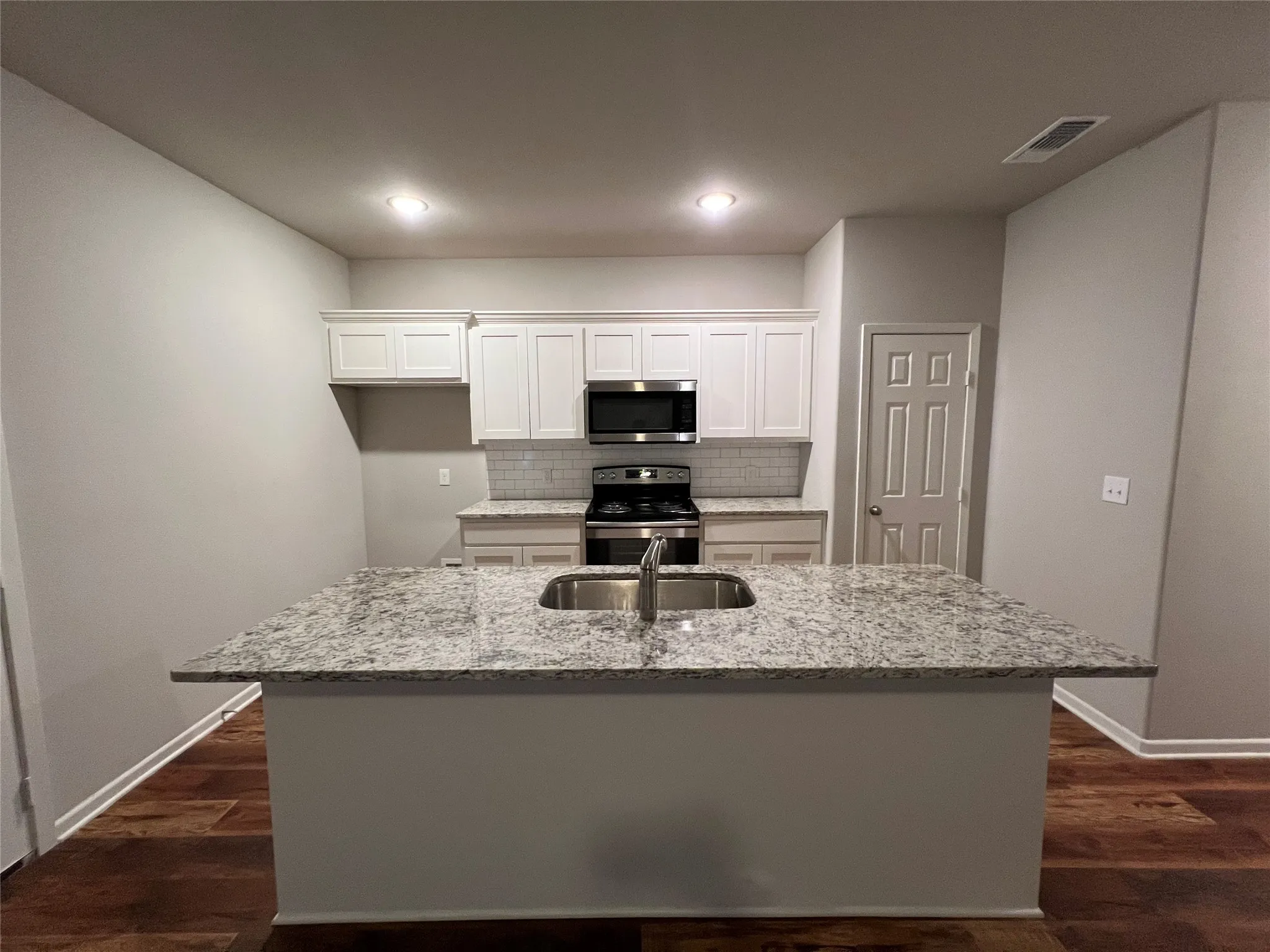 Duplex For Rent in Grayson County , 2709 Ginger Court, Sherman, Texas 75092, 3 Bedrooms, 2 Bathrooms, 1 Garage spaces, 1,094 Sqft, built in 2022, Price $1,450, mls#21293116, Real Estate Agent in Sherman, Homes For Rent in Grayson county, Homes For Rent in Sherman, Realtor in Sherman Texas, Real Estate Brokerage Independent Realty Texas, Luminita Cordes Realtor