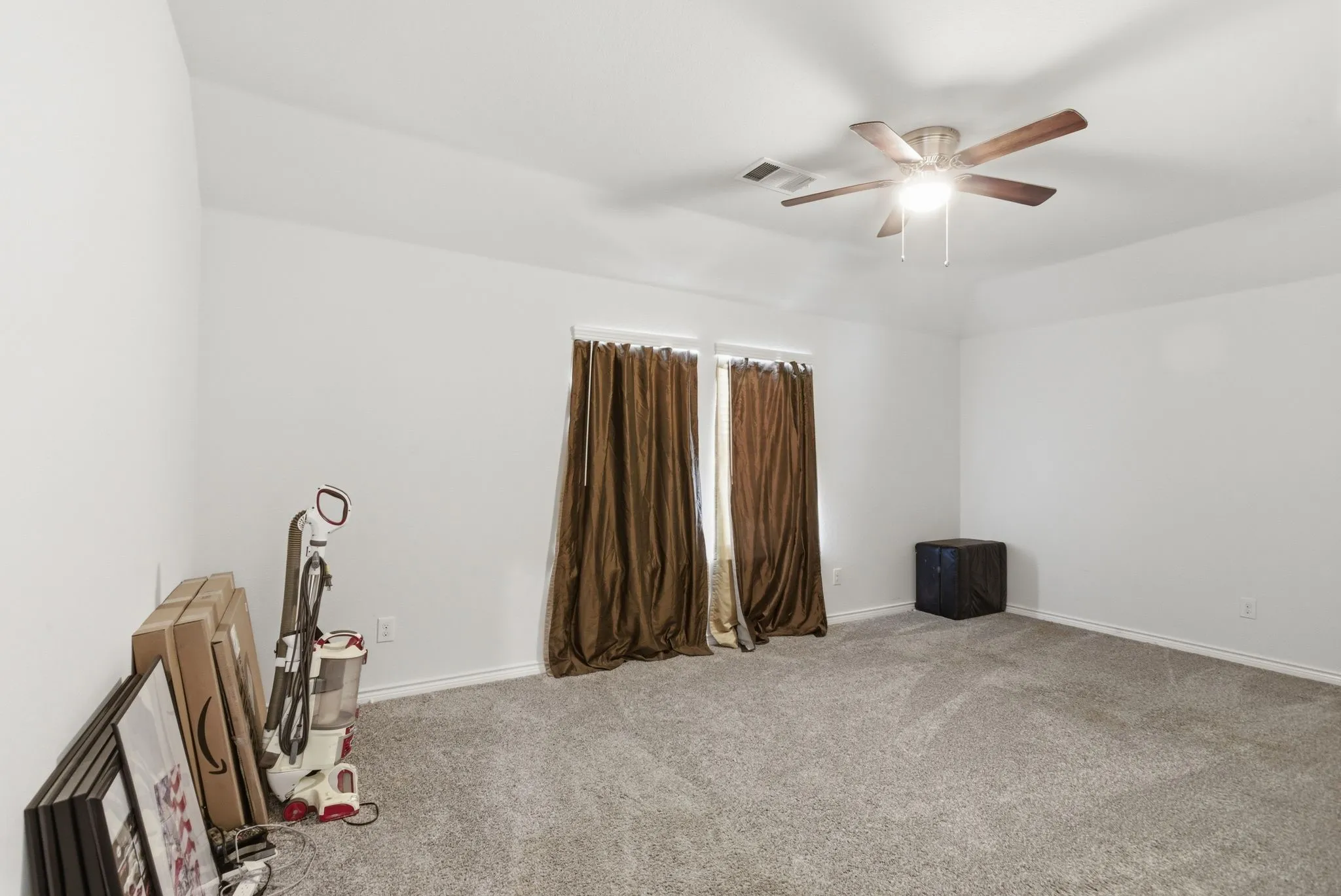 Single Family Residence For Sale in Rockwall County , 218 Virginia Court, Fate, Texas 75189, 4 Bedroom, 3 Bathroom, 3 Garage spaces, 2,930 Sqft, built in 2020, mls#21292913, Real Estate Agent in Fate, Homes For Sale in Rockwall county, Homes For Sale in Fate, Realtor in Fate Texas, Real Estate Brokerage Independent Realty Texas, Luminita Cordes Realtor