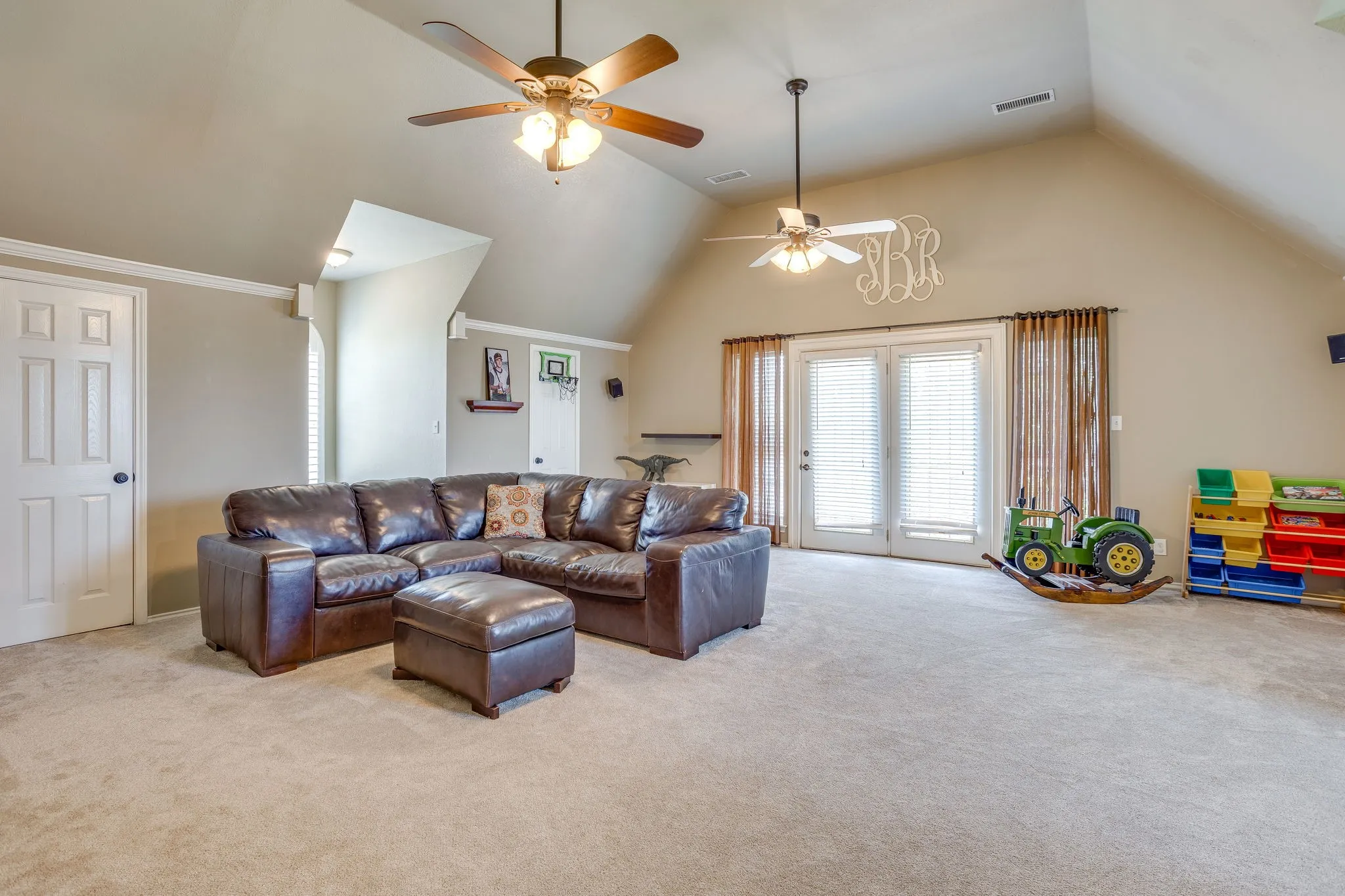 Single Family Residence For Sale in Johnson County , 2100 Fm 3048, Cleburne, Texas 76031, 4 Bedroom, 4 Bathroom, 2 Garage spaces, 4,215 Sqft, built in 1993, mls#21293198, Real Estate Agent in Cleburne, Homes For Sale in Johnson county, Homes For Sale in Cleburne, Realtor in Cleburne Texas, Real Estate Brokerage Independent Realty Texas, Luminita Cordes Realtor