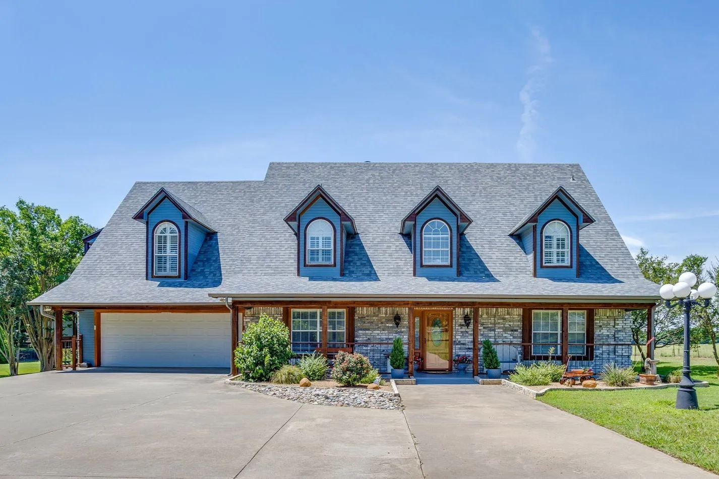 Single Family Residence For Sale in Johnson County , 2100 Fm 3048, Cleburne, Texas 76031, 4 Bedroom, 4 Bathroom, 2 Garage spaces, 4,215 Sqft, built in 1993, mls#21293198, Real Estate Agent in Cleburne, Homes For Sale in Johnson county, Homes For Sale in Cleburne, Realtor in Cleburne Texas, Real Estate Brokerage Independent Realty Texas, Luminita Cordes Realtor