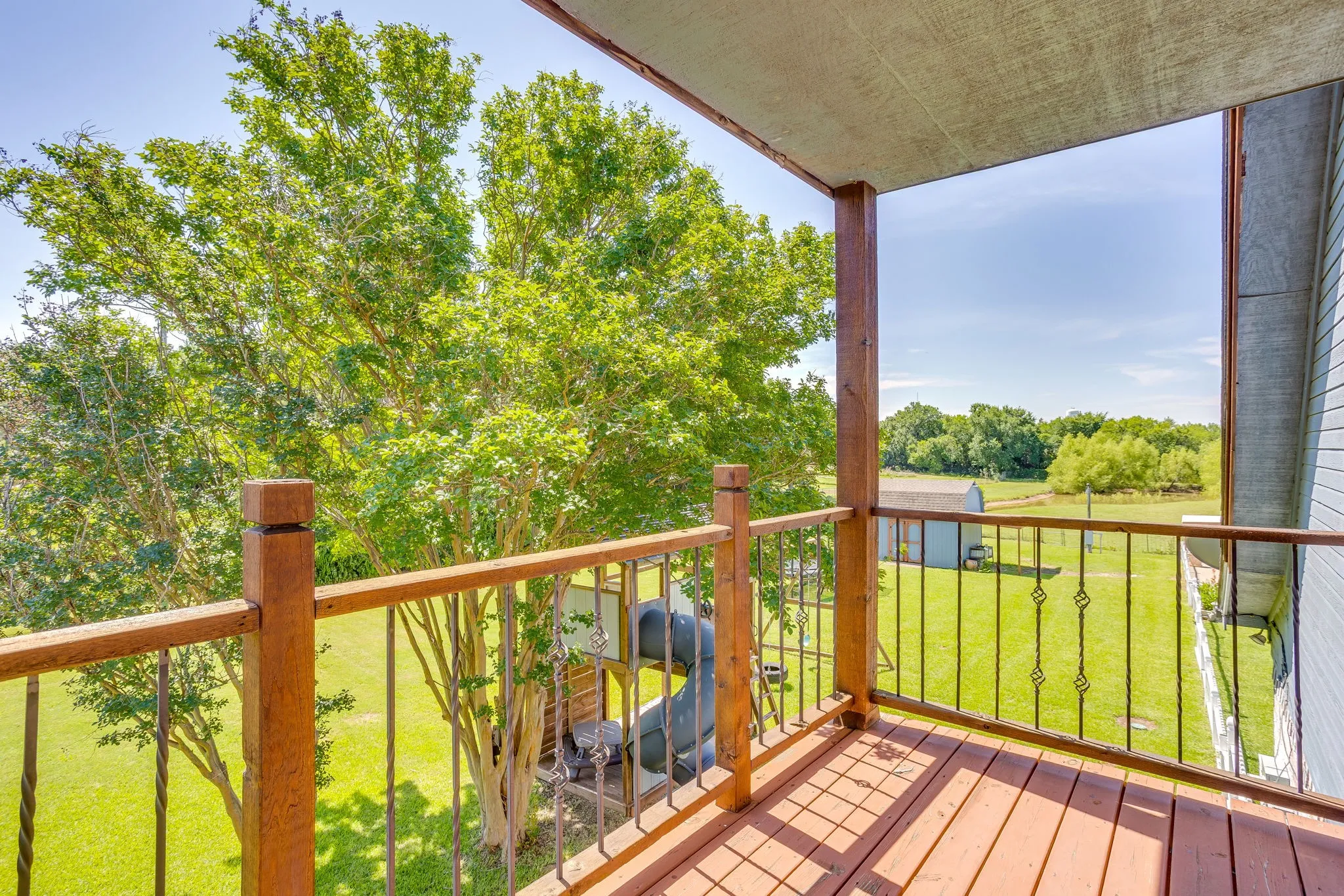 Single Family Residence For Sale in Johnson County , 2100 Fm 3048, Cleburne, Texas 76031, 4 Bedroom, 4 Bathroom, 2 Garage spaces, 4,215 Sqft, built in 1993, mls#21293198, Real Estate Agent in Cleburne, Homes For Sale in Johnson county, Homes For Sale in Cleburne, Realtor in Cleburne Texas, Real Estate Brokerage Independent Realty Texas, Luminita Cordes Realtor