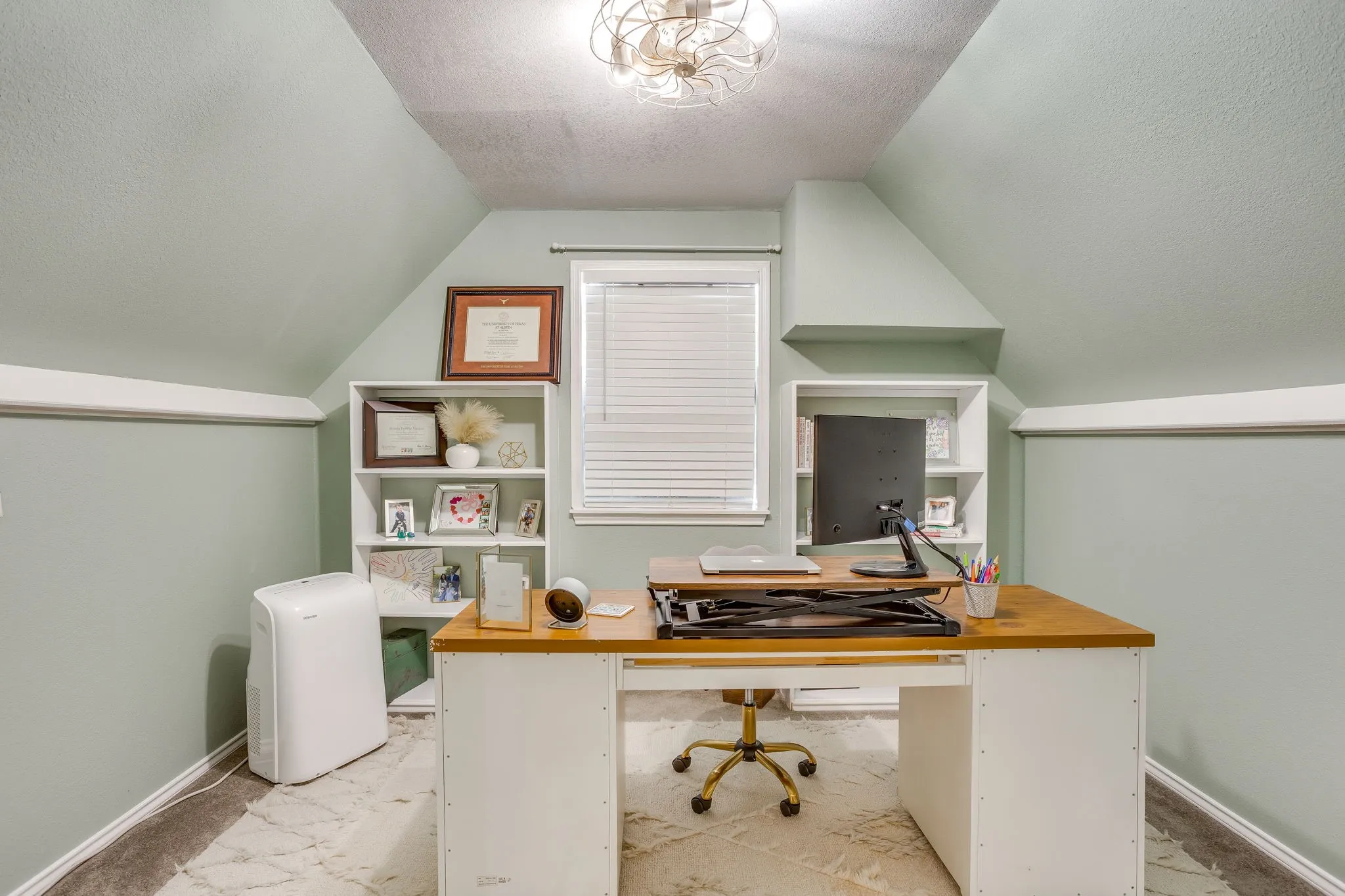 Single Family Residence For Sale in Johnson County , 2100 Fm 3048, Cleburne, Texas 76031, 4 Bedroom, 4 Bathroom, 2 Garage spaces, 4,215 Sqft, built in 1993, mls#21293198, Real Estate Agent in Cleburne, Homes For Sale in Johnson county, Homes For Sale in Cleburne, Realtor in Cleburne Texas, Real Estate Brokerage Independent Realty Texas, Luminita Cordes Realtor