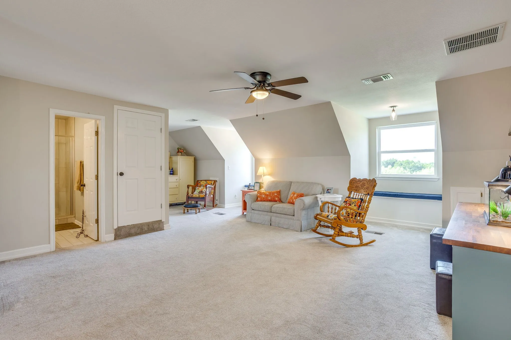 Single Family Residence For Sale in Johnson County , 2100 Fm 3048, Cleburne, Texas 76031, 4 Bedroom, 4 Bathroom, 2 Garage spaces, 4,215 Sqft, built in 1993, mls#21293198, Real Estate Agent in Cleburne, Homes For Sale in Johnson county, Homes For Sale in Cleburne, Realtor in Cleburne Texas, Real Estate Brokerage Independent Realty Texas, Luminita Cordes Realtor