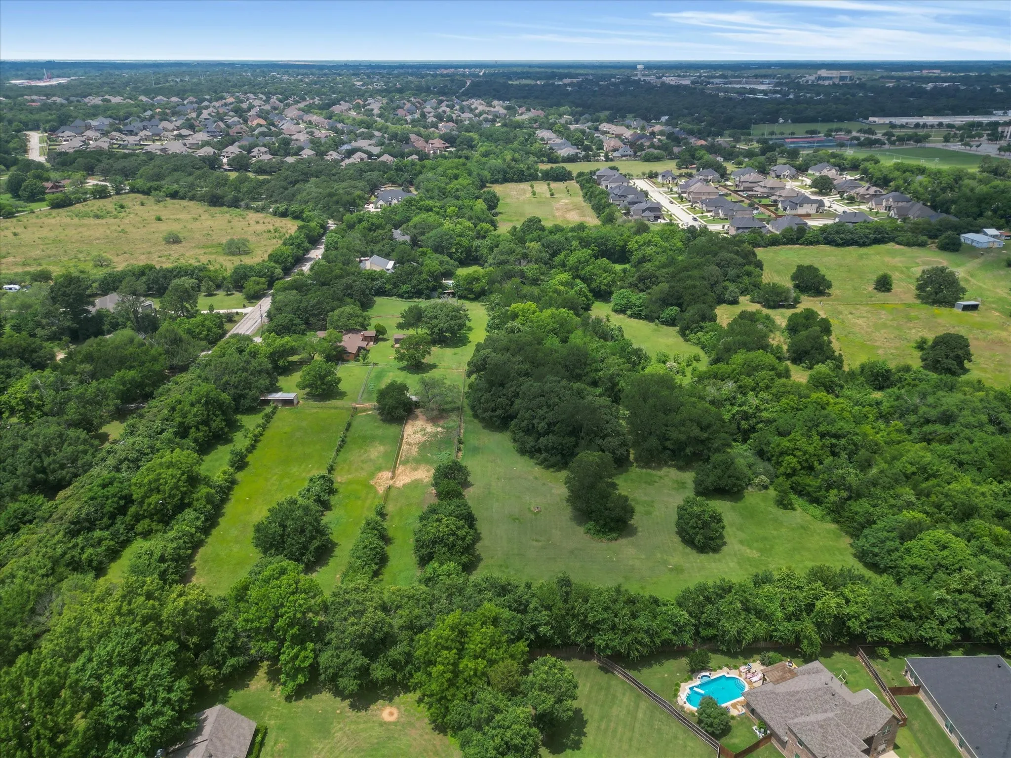 Single Family Residence For Sale in Tarrant County , 850 Newt Patterson Road, Mansfield, Texas 76063, 3 Bedroom, 2 Bathroom, Garage spaces, 1,994 Sqft, built in 1957, mls#21285570, Real Estate Agent in Mansfield, Homes For Sale in Tarrant county, Homes For Sale in Mansfield, Realtor in Mansfield Texas, Real Estate Brokerage Independent Realty Texas, Luminita Cordes Realtor