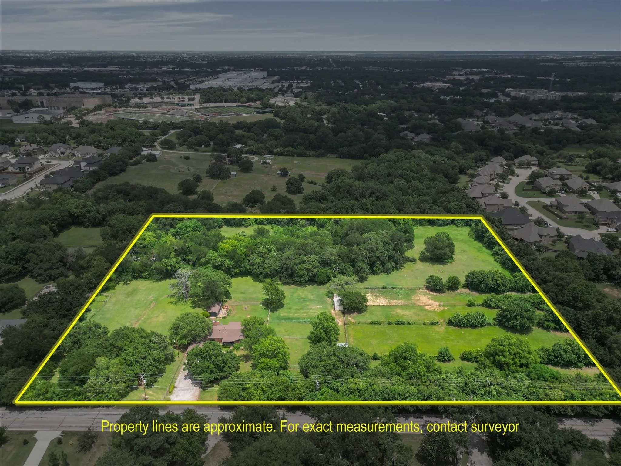Single Family Residence For Sale in Tarrant County , 850 Newt Patterson Road, Mansfield, Texas 76063, 3 Bedroom, 2 Bathroom, Garage spaces, 1,994 Sqft, built in 1957, mls#21285570, Real Estate Agent in Mansfield, Homes For Sale in Tarrant county, Homes For Sale in Mansfield, Realtor in Mansfield Texas, Real Estate Brokerage Independent Realty Texas, Luminita Cordes Realtor