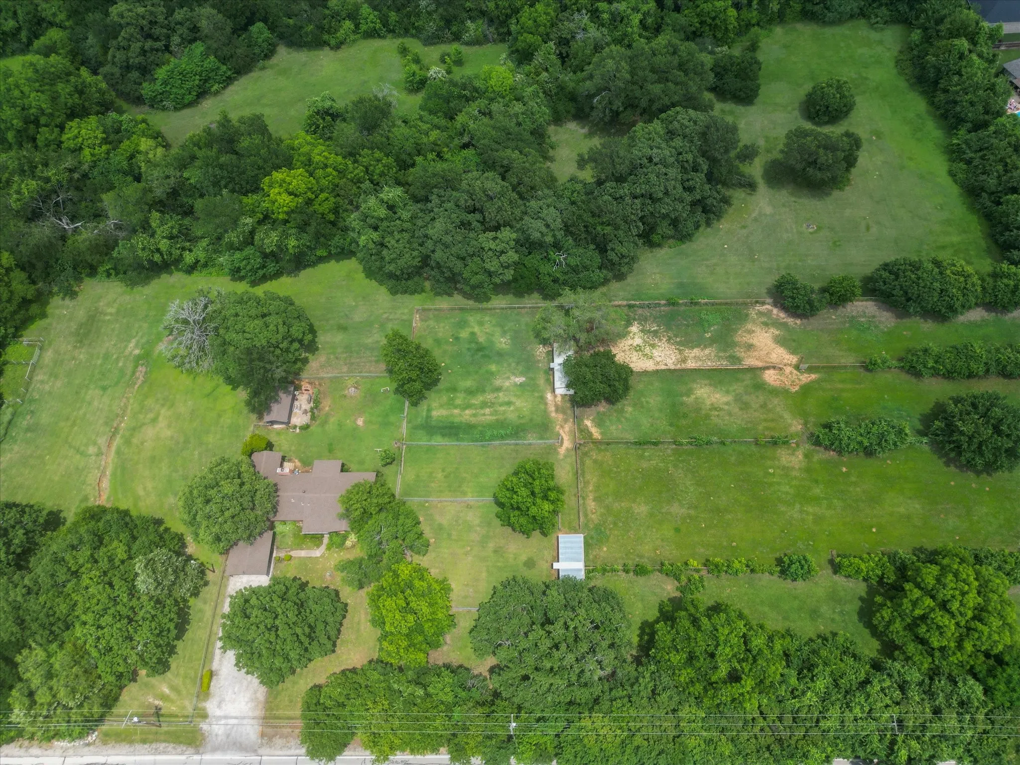 Single Family Residence For Sale in Tarrant County , 850 Newt Patterson Road, Mansfield, Texas 76063, 3 Bedroom, 2 Bathroom, Garage spaces, 1,994 Sqft, built in 1957, mls#21285570, Real Estate Agent in Mansfield, Homes For Sale in Tarrant county, Homes For Sale in Mansfield, Realtor in Mansfield Texas, Real Estate Brokerage Independent Realty Texas, Luminita Cordes Realtor