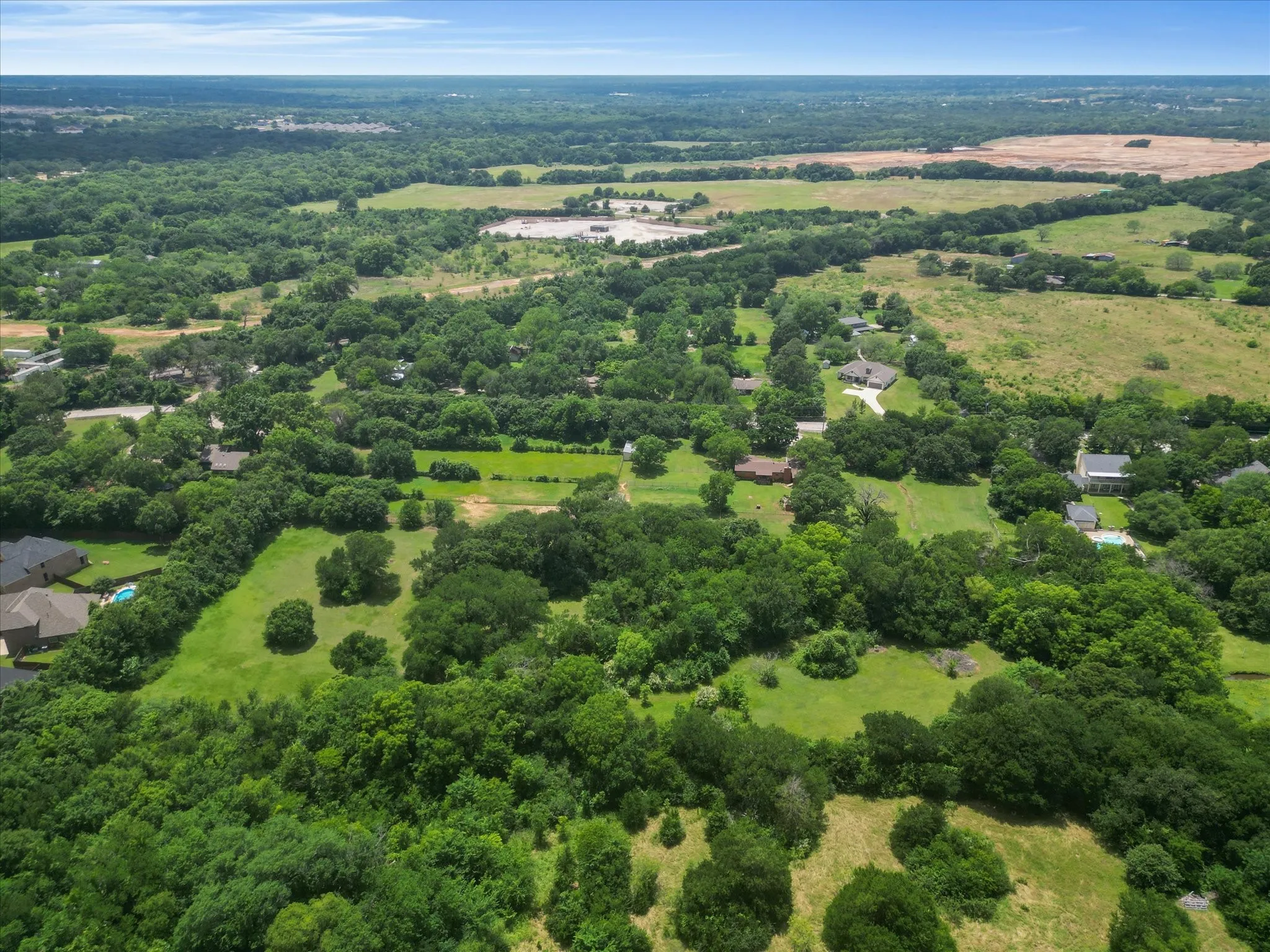 Single Family Residence For Sale in Tarrant County , 850 Newt Patterson Road, Mansfield, Texas 76063, 3 Bedroom, 2 Bathroom, Garage spaces, 1,994 Sqft, built in 1957, mls#21285570, Real Estate Agent in Mansfield, Homes For Sale in Tarrant county, Homes For Sale in Mansfield, Realtor in Mansfield Texas, Real Estate Brokerage Independent Realty Texas, Luminita Cordes Realtor