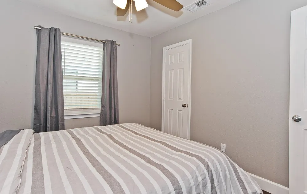 Single Family Residence For Sale in Dallas County , 1810 Shaw Street, Dallas, Texas 75212, 3 Bedroom, 1 Bathroom, Garage spaces, 810 Sqft, built in 1961, mls#21293202, Real Estate Agent in Dallas, Homes For Sale in Dallas county, Homes For Sale in Dallas, Realtor in Dallas Texas, Real Estate Brokerage Independent Realty Texas, Luminita Cordes Realtor