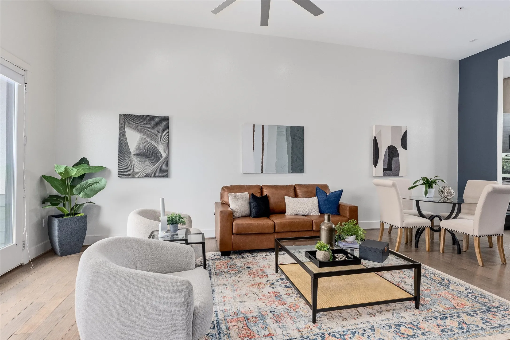 Townhouse For Sale in Dallas County , 1815 Browder Street E, Dallas, Texas 75215, 3 Bedroom, 4 Bathroom, 2 Garage spaces, 2,022 Sqft, built in 2015, Price $439,000, mls#21283930, Real Estate Agent in Dallas, Homes For Sale in Dallas county, Homes For Sale in Dallas, Realtor in Dallas Texas, Real Estate Brokerage Independent Realty Texas, Luminita Cordes Realtor