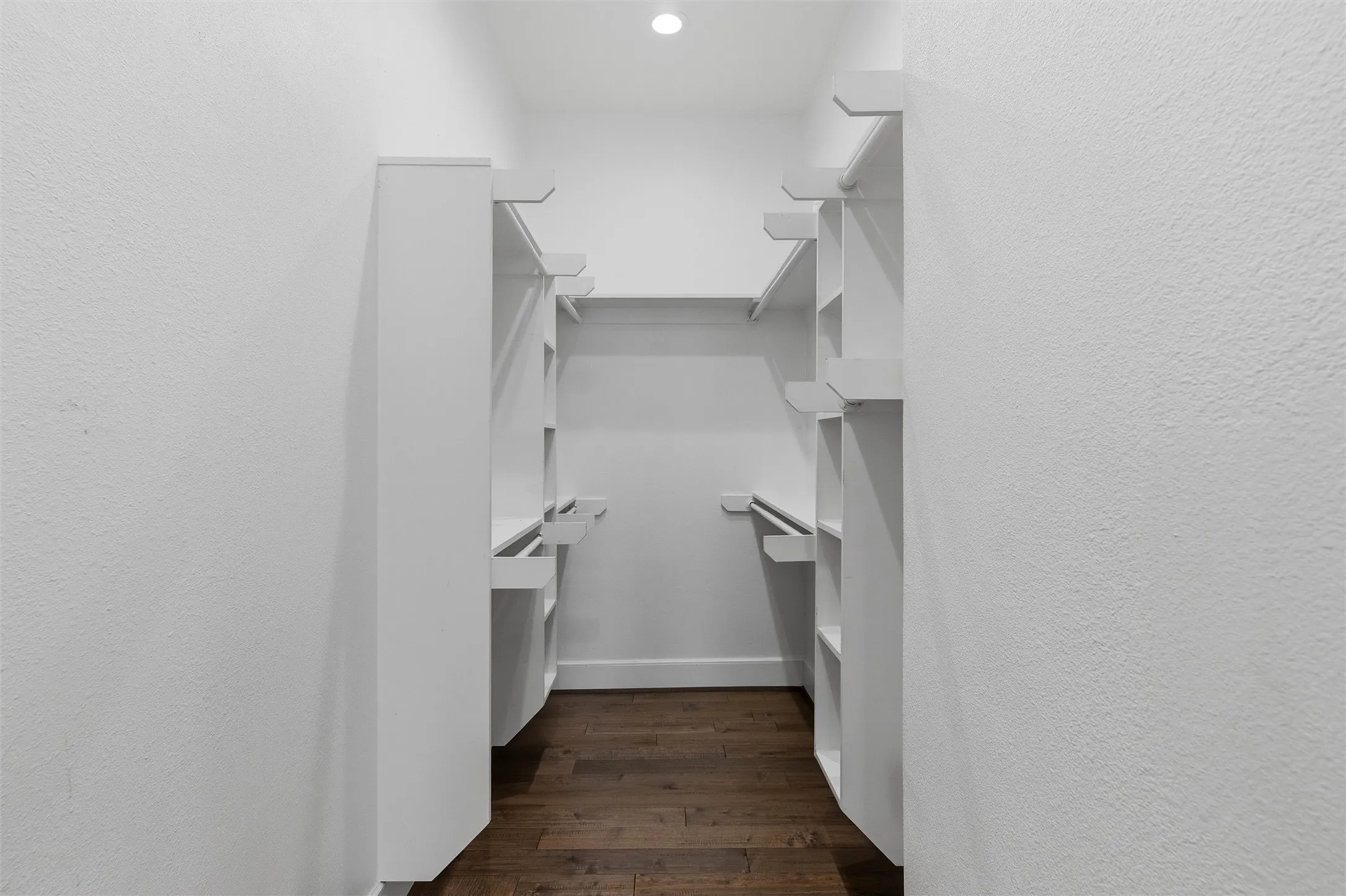 Townhouse For Sale in Dallas County , 1815 Browder Street E, Dallas, Texas 75215, 3 Bedroom, 4 Bathroom, 2 Garage spaces, 2,022 Sqft, built in 2015, Price $439,000, mls#21283930, Real Estate Agent in Dallas, Homes For Sale in Dallas county, Homes For Sale in Dallas, Realtor in Dallas Texas, Real Estate Brokerage Independent Realty Texas, Luminita Cordes Realtor