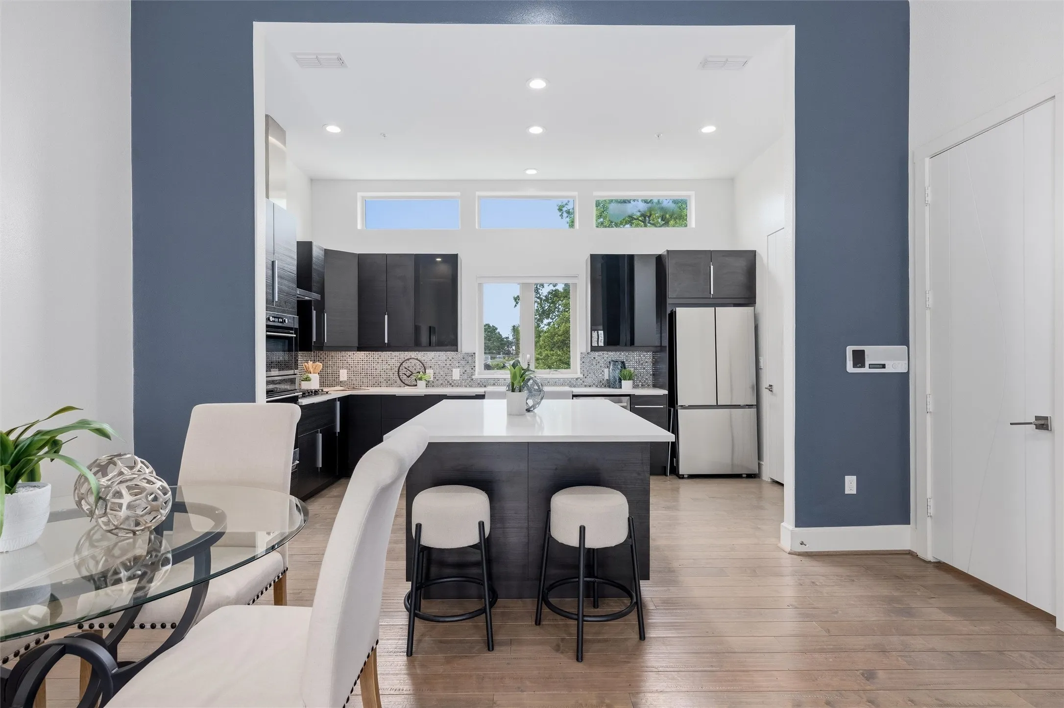 Townhouse For Sale in Dallas County , 1815 Browder Street E, Dallas, Texas 75215, 3 Bedroom, 4 Bathroom, 2 Garage spaces, 2,022 Sqft, built in 2015, Price $439,000, mls#21283930, Real Estate Agent in Dallas, Homes For Sale in Dallas county, Homes For Sale in Dallas, Realtor in Dallas Texas, Real Estate Brokerage Independent Realty Texas, Luminita Cordes Realtor