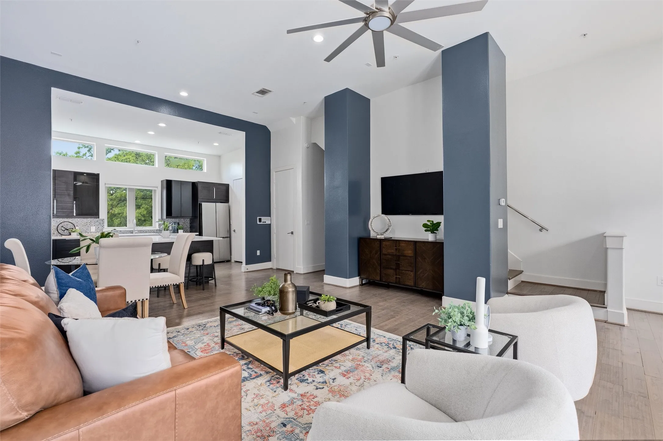 Townhouse For Sale in Dallas County , 1815 Browder Street E, Dallas, Texas 75215, 3 Bedroom, 4 Bathroom, 2 Garage spaces, 2,022 Sqft, built in 2015, Price $439,000, mls#21283930, Real Estate Agent in Dallas, Homes For Sale in Dallas county, Homes For Sale in Dallas, Realtor in Dallas Texas, Real Estate Brokerage Independent Realty Texas, Luminita Cordes Realtor