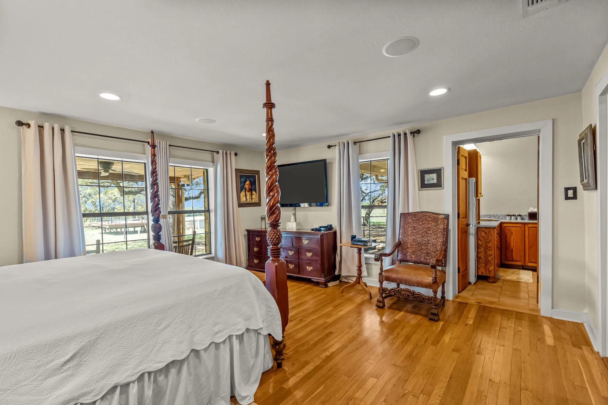 Farm For Sale in Bosque County , 660 FM 203, Walnut Springs, Texas 76690, 2 Bedroom, 2 Bathroom, Garage spaces, 1,941 Sqft, built in 1960, mls#21288812, Real Estate Agent in Walnut Springs, Homes For Sale in Bosque county, Homes For Sale in Walnut Springs, Realtor in Walnut Springs Texas, Real Estate Brokerage Independent Realty Texas, Luminita Cordes Realtor