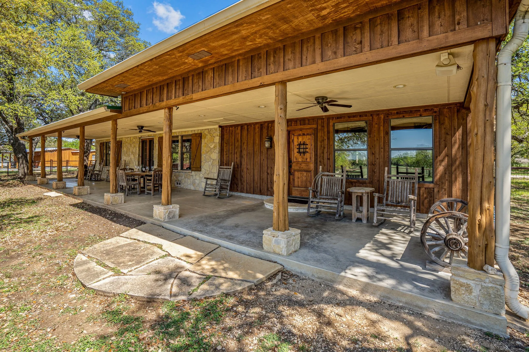Farm For Sale in Bosque County , 660 FM 203, Walnut Springs, Texas 76690, 2 Bedroom, 2 Bathroom, Garage spaces, 1,941 Sqft, built in 1960, mls#21288812, Real Estate Agent in Walnut Springs, Homes For Sale in Bosque county, Homes For Sale in Walnut Springs, Realtor in Walnut Springs Texas, Real Estate Brokerage Independent Realty Texas, Luminita Cordes Realtor