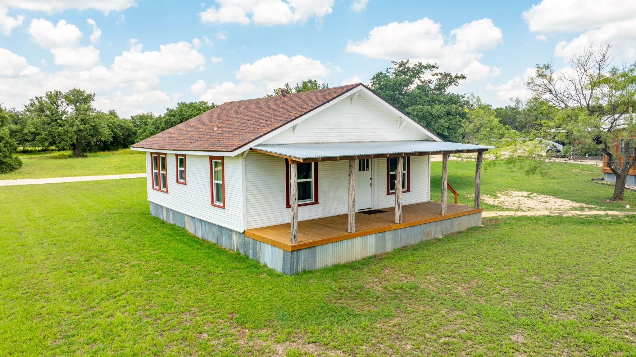 Farm For Sale in Bosque County , 660 FM 203, Walnut Springs, Texas 76690, 2 Bedroom, 2 Bathroom, Garage spaces, 1,941 Sqft, built in 1960, mls#21288812, Real Estate Agent in Walnut Springs, Homes For Sale in Bosque county, Homes For Sale in Walnut Springs, Realtor in Walnut Springs Texas, Real Estate Brokerage Independent Realty Texas, Luminita Cordes Realtor