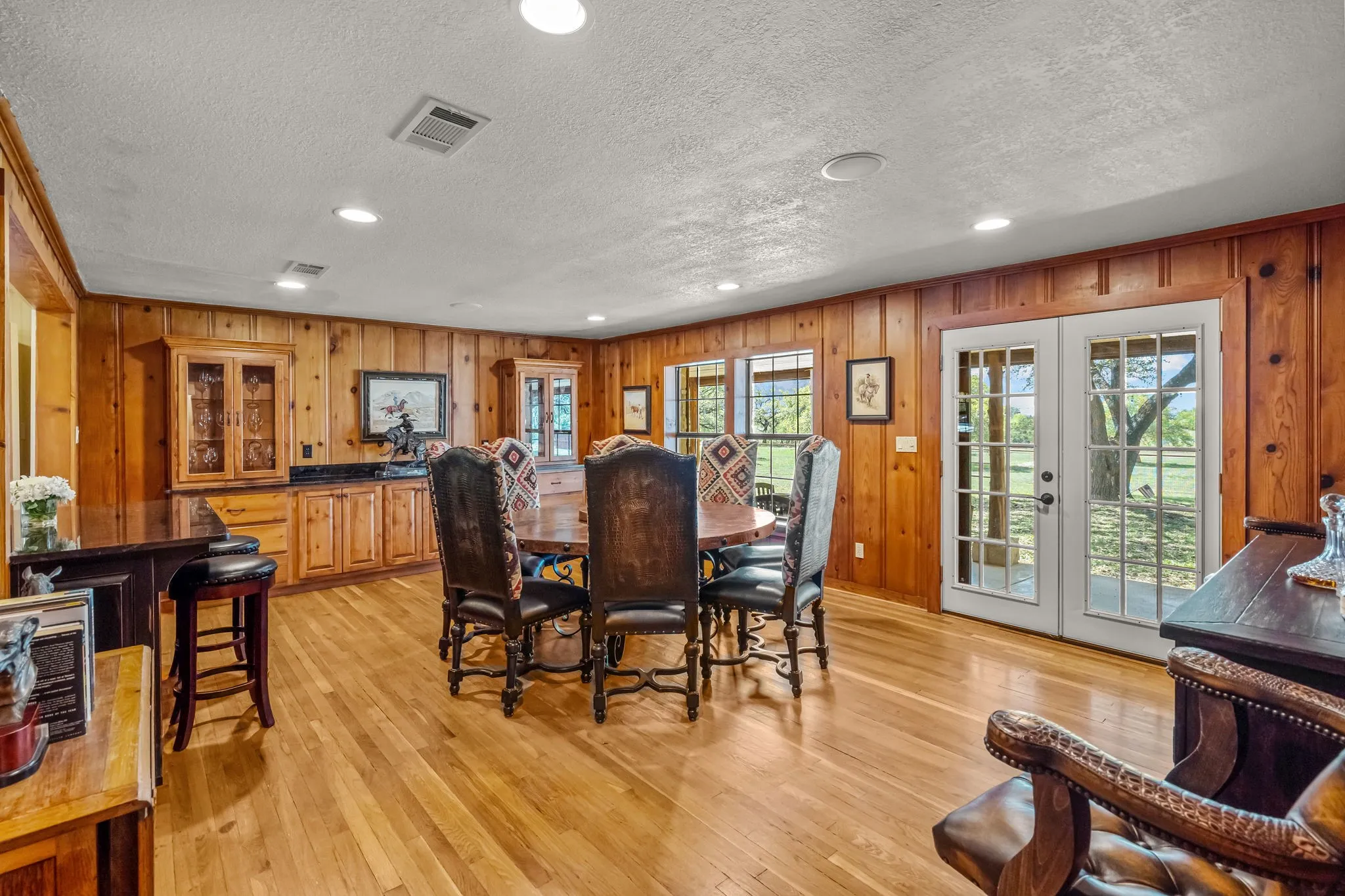 Farm For Sale in Bosque County , 660 FM 203, Walnut Springs, Texas 76690, 2 Bedroom, 2 Bathroom, Garage spaces, 1,941 Sqft, built in 1960, mls#21288812, Real Estate Agent in Walnut Springs, Homes For Sale in Bosque county, Homes For Sale in Walnut Springs, Realtor in Walnut Springs Texas, Real Estate Brokerage Independent Realty Texas, Luminita Cordes Realtor