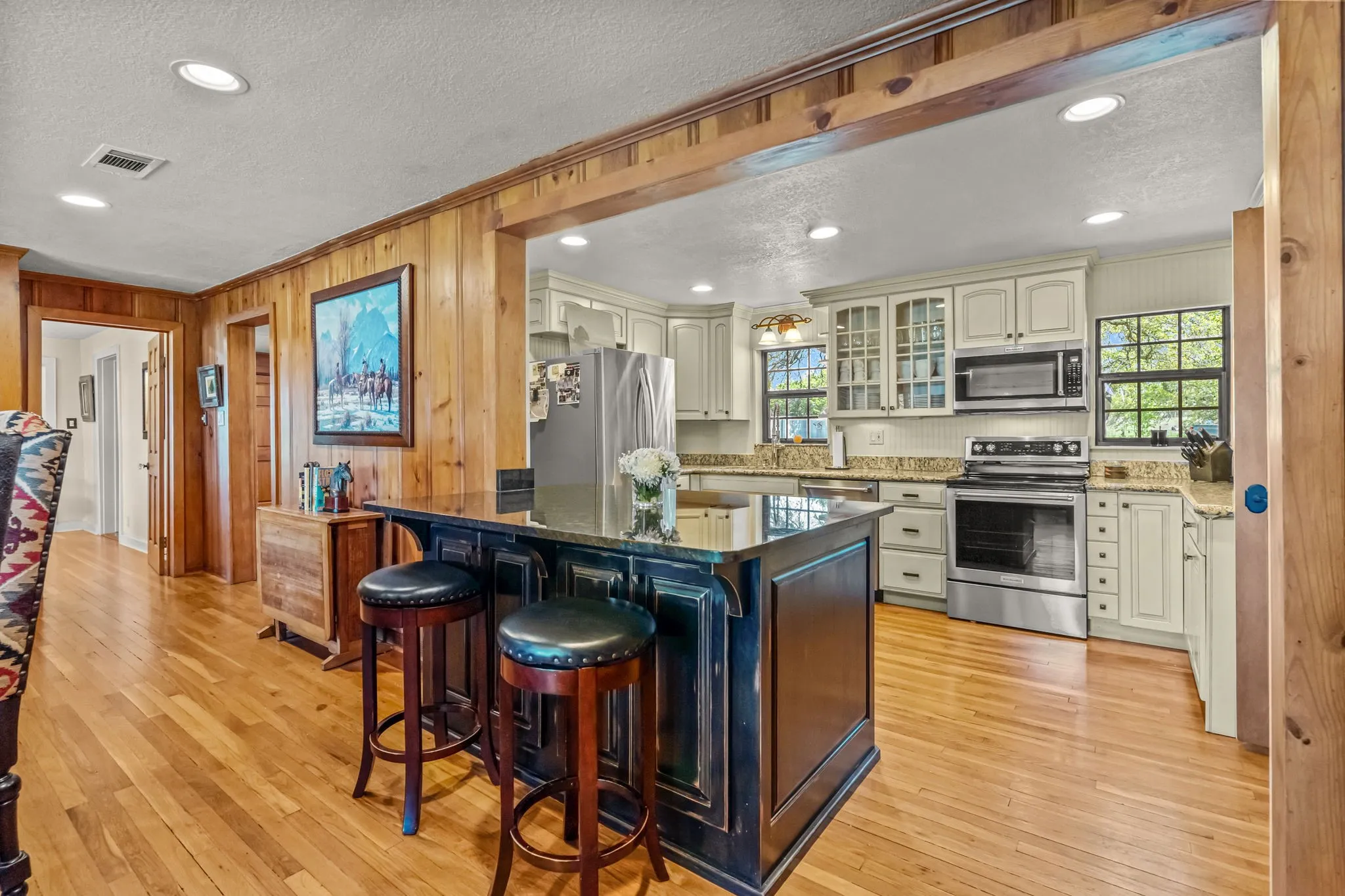 Farm For Sale in Bosque County , 660 FM 203, Walnut Springs, Texas 76690, 2 Bedroom, 2 Bathroom, Garage spaces, 1,941 Sqft, built in 1960, mls#21288812, Real Estate Agent in Walnut Springs, Homes For Sale in Bosque county, Homes For Sale in Walnut Springs, Realtor in Walnut Springs Texas, Real Estate Brokerage Independent Realty Texas, Luminita Cordes Realtor