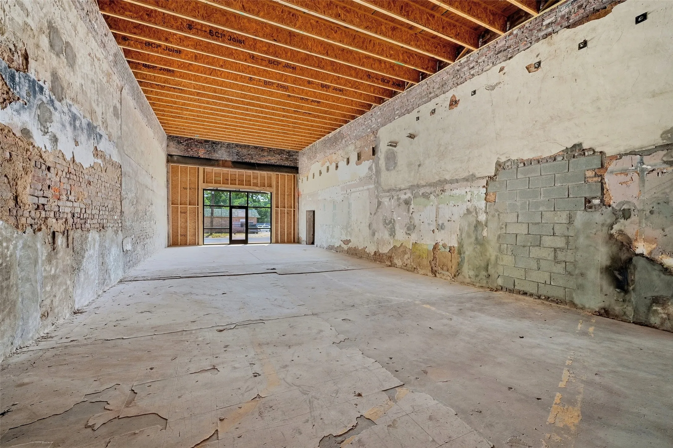 Industrial For Rent in Grayson County , 613 S Armstrong Avenue, Denison, Texas 75020, 0, 0, Garage spaces, 14,730 Sqft, built in 1975, mls#21291741, Real Estate Agent in Denison, Homes For Rent in Grayson county, Homes For Rent in Denison, Realtor in Denison Texas, Real Estate Brokerage Independent Realty Texas, Luminita Cordes Realtor