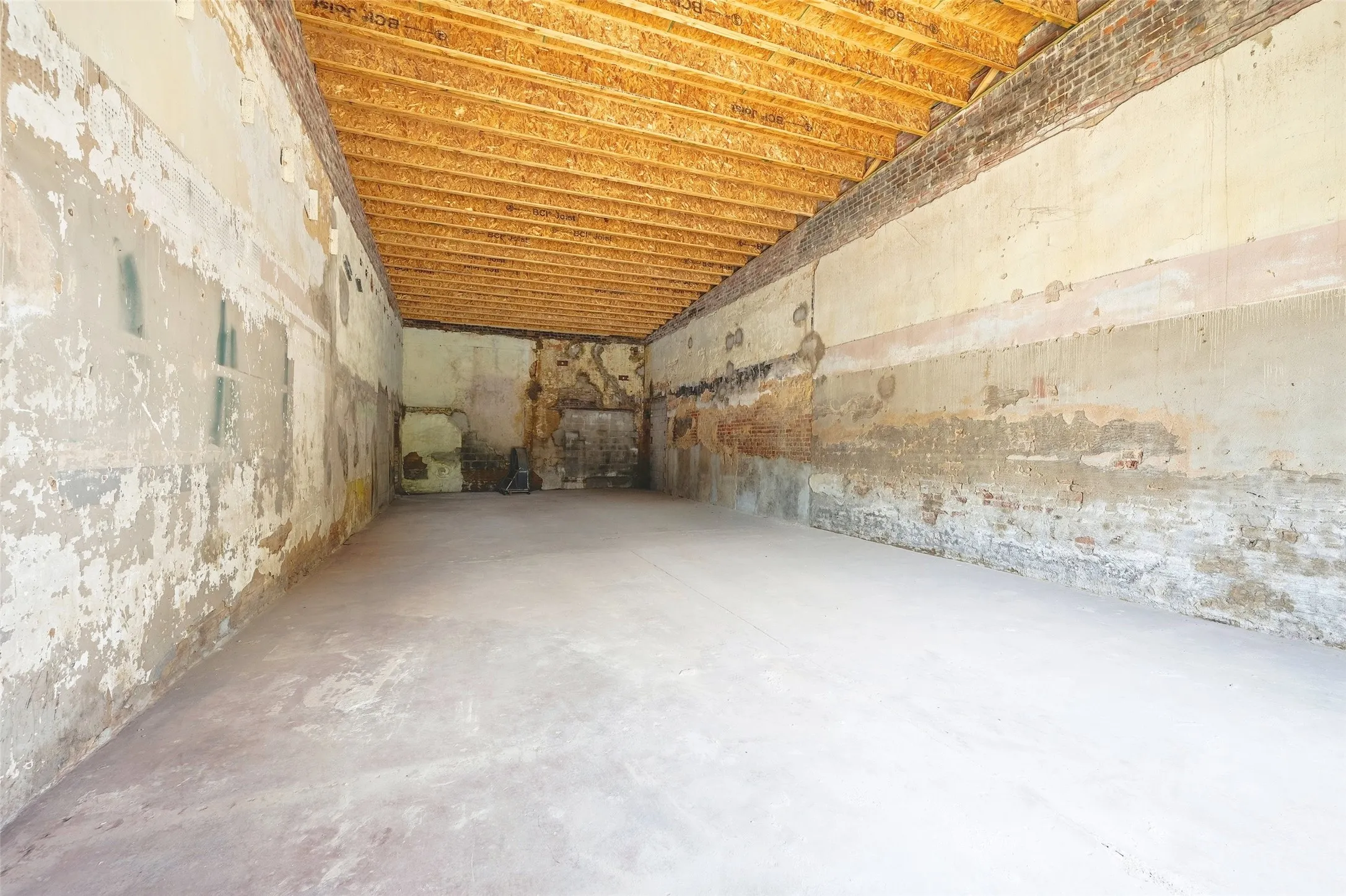 Industrial For Rent in Grayson County , 613 S Armstrong Avenue, Denison, Texas 75020, 0, 0, Garage spaces, 14,730 Sqft, built in 1975, mls#21291741, Real Estate Agent in Denison, Homes For Rent in Grayson county, Homes For Rent in Denison, Realtor in Denison Texas, Real Estate Brokerage Independent Realty Texas, Luminita Cordes Realtor