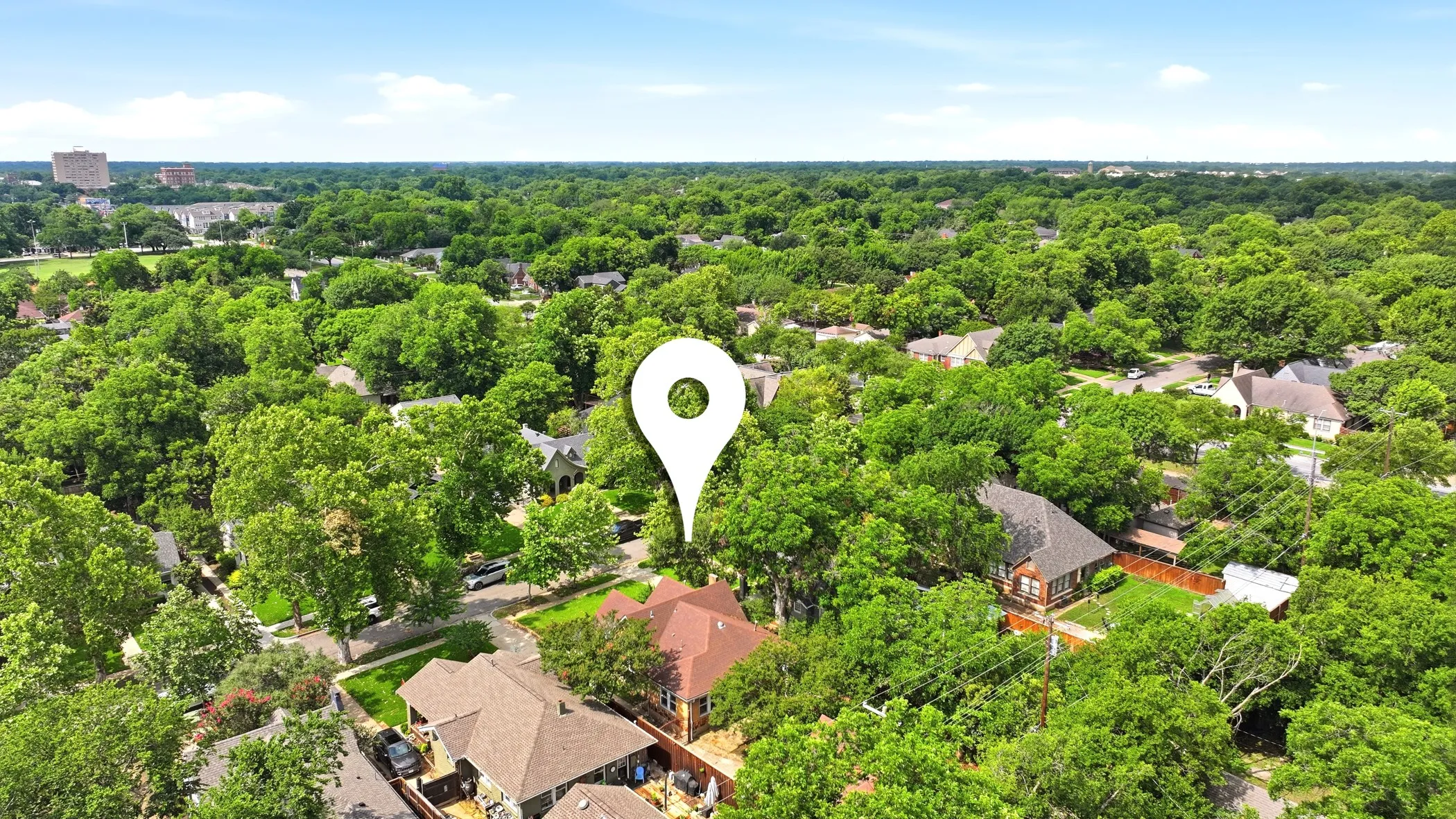 Single Family Residence For Rent in Dallas County , 825 Thomasson Drive, Dallas, Texas 75208, 2 Bedroom, 2 Bathroom, 2 Garage spaces, 1,317 Sqft, built in 1928, mls#21293219, Real Estate Agent in Dallas, Homes For Rent in Dallas county, Homes For Rent in Dallas, Realtor in Dallas Texas, Real Estate Brokerage Independent Realty Texas, Luminita Cordes Realtor