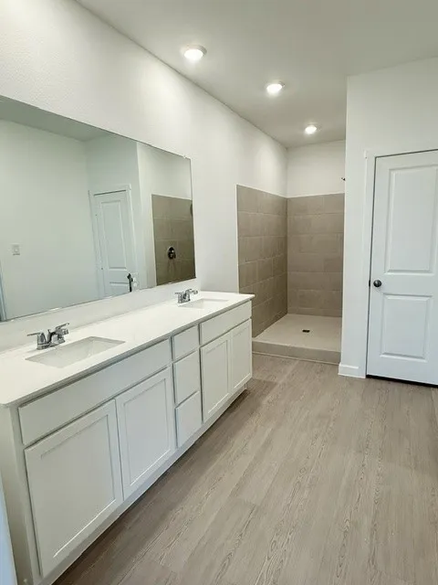Single Family Residence For Sale in Collin County , 1129 Blue Spring Drive, Anna, Texas 75409, 5 Bedroom, 4 Bathroom, 2 Garage spaces, 2,960 Sqft, built in 2026, Price $406,999, mls#21293227, Real Estate Agent in Anna, Homes For Sale in Collin county, Homes For Sale in Anna, Realtor in Anna Texas, Real Estate Brokerage Independent Realty Texas, Luminita Cordes Realtor